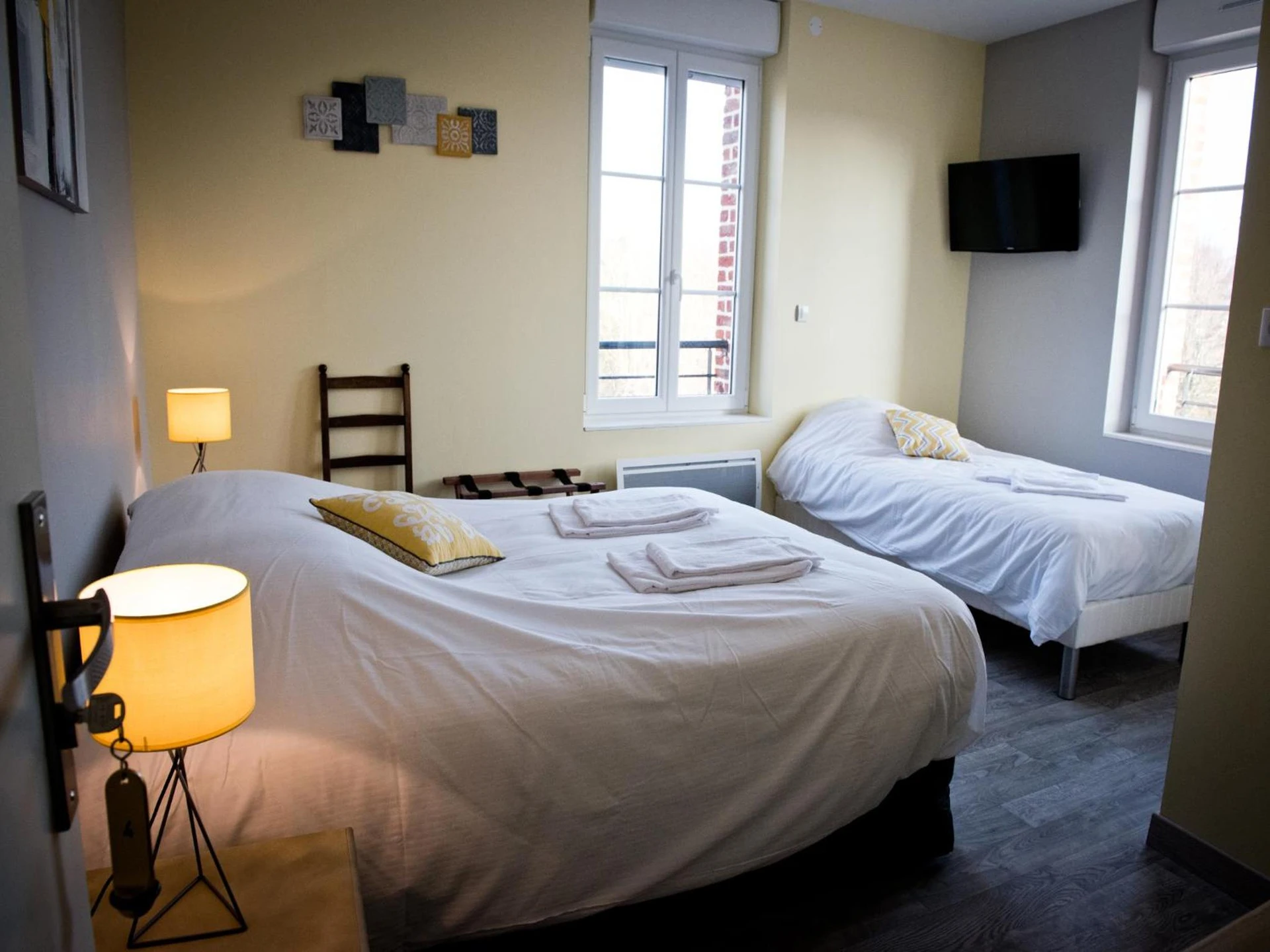Magnifique chambre pour un séminaire d'entreprise à Logis Hotel Restaurant Le Relais Fleuri - Vervins