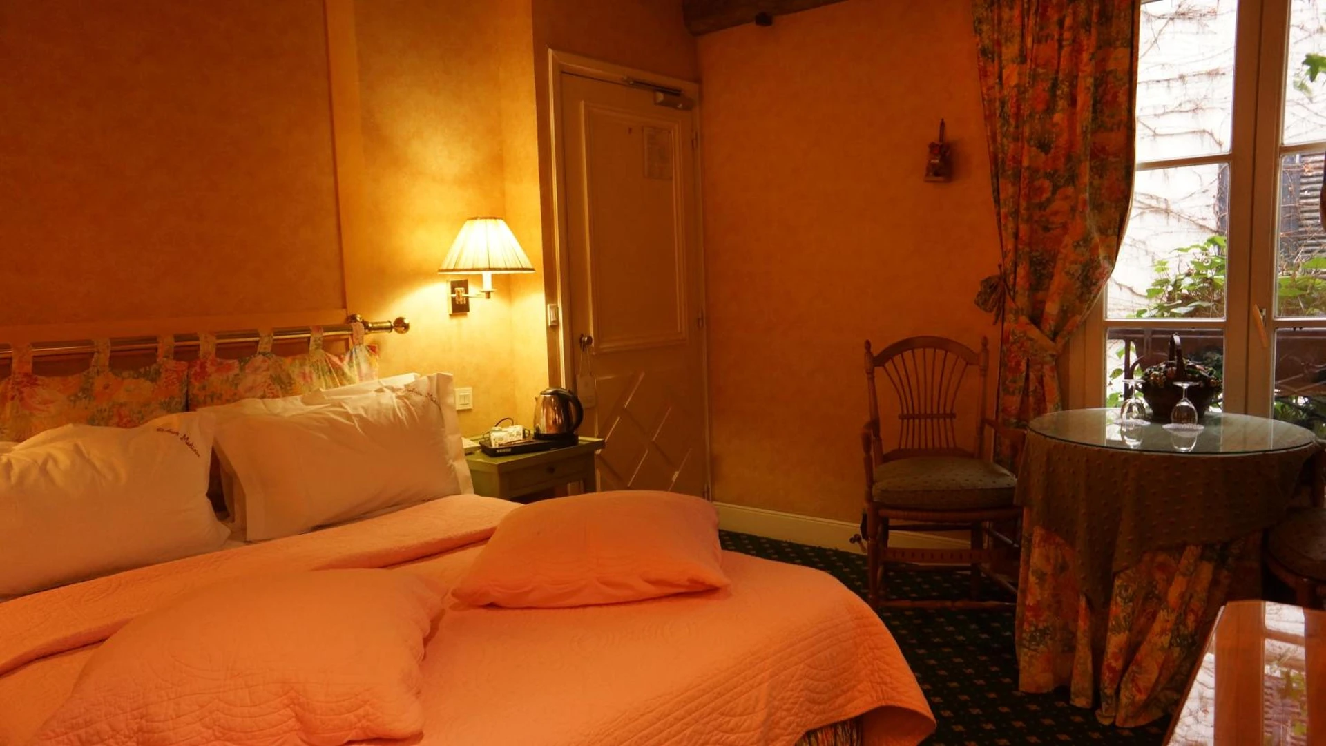 Chambre disponible pour un séminaire d'entreprise à Le Relais Médicis - Paris