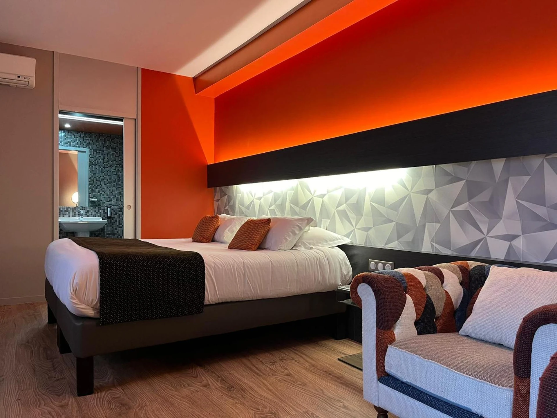 Magnifique chambre pour un séminaire d'entreprise à HOTEL & SPA Le Renard Centre - Châlons-en-Champagne