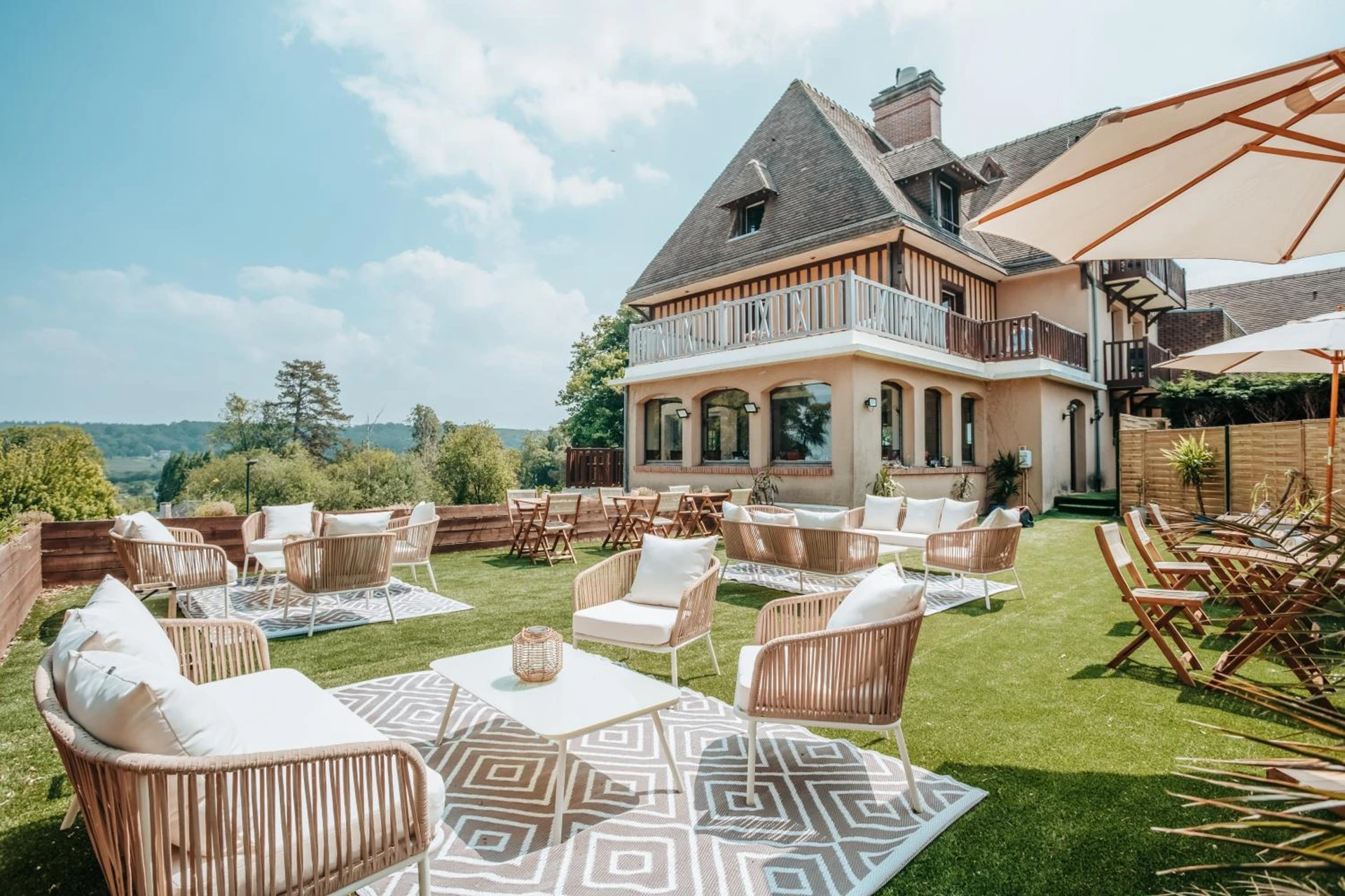 Organiser un séminaire d'entreprise : Hôtel Le Romantica à pennedepie