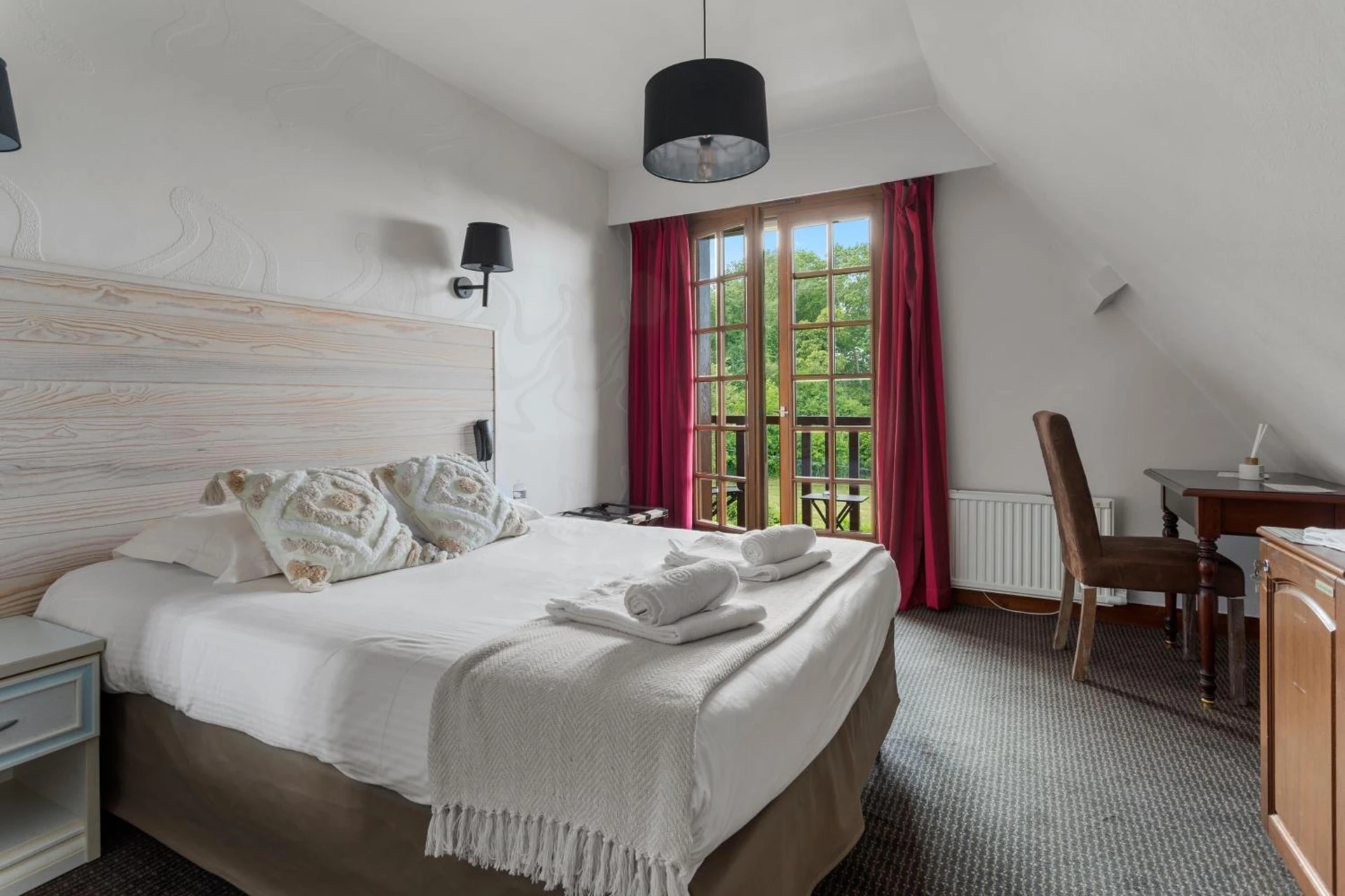 Organiser un séminaire d'entreprise : Hôtel Le Romantica à pennedepie