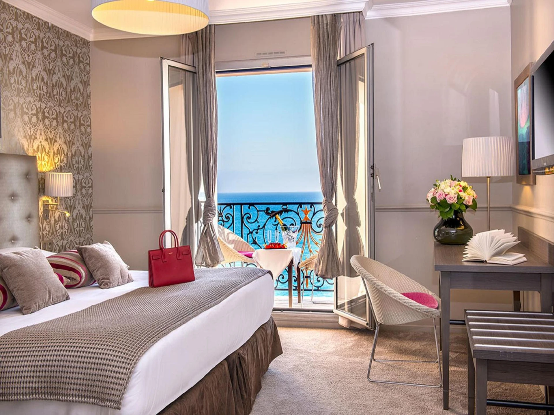 Salle de séminaire à Hôtel Le Royal Promenade des Anglais - Organiser un événement professionnel à Nice