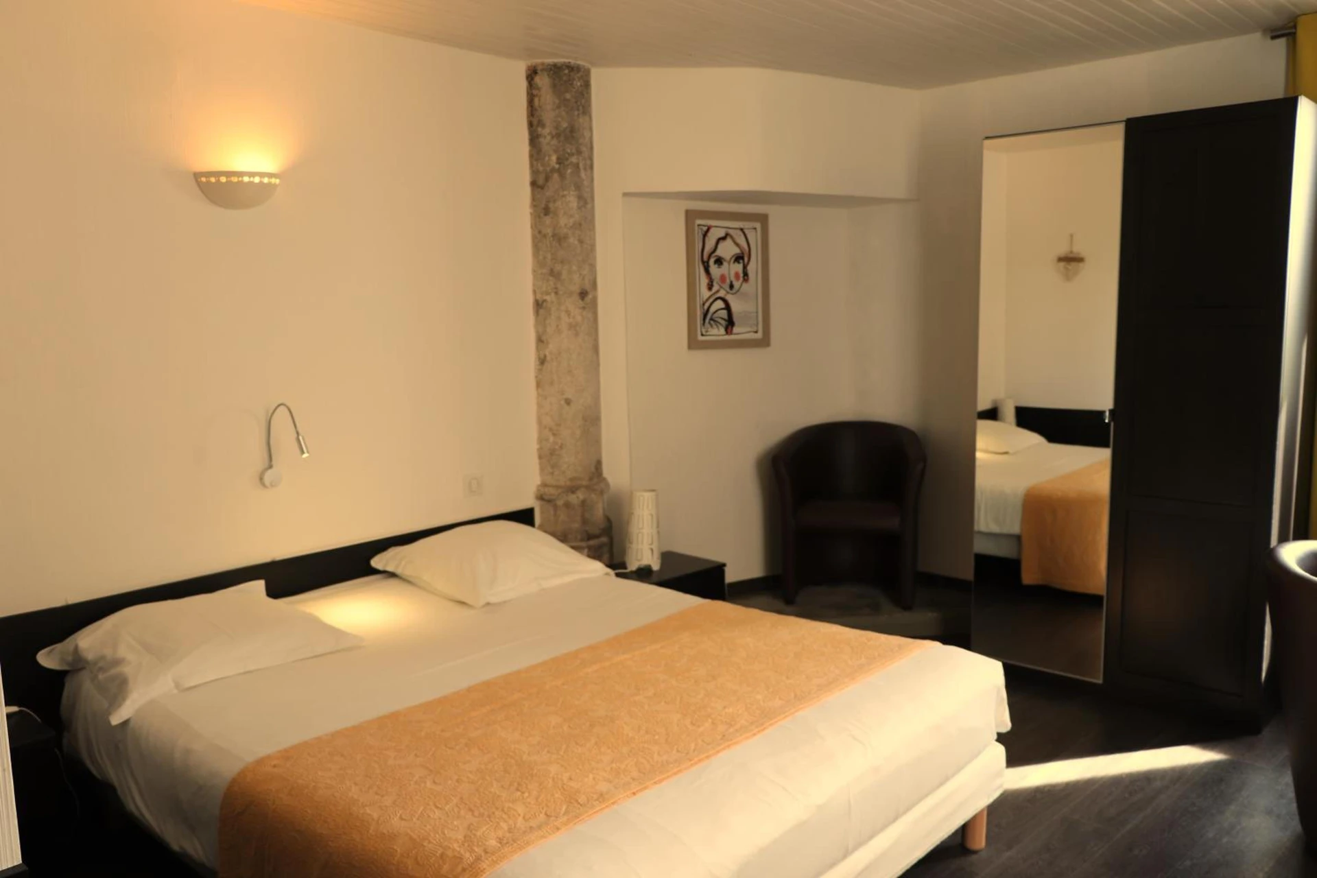 Chambre disponible pour un séminaire d'entreprise à Hôtel Restaurant LE SAINT AUGUSTIN - Saint-Amour