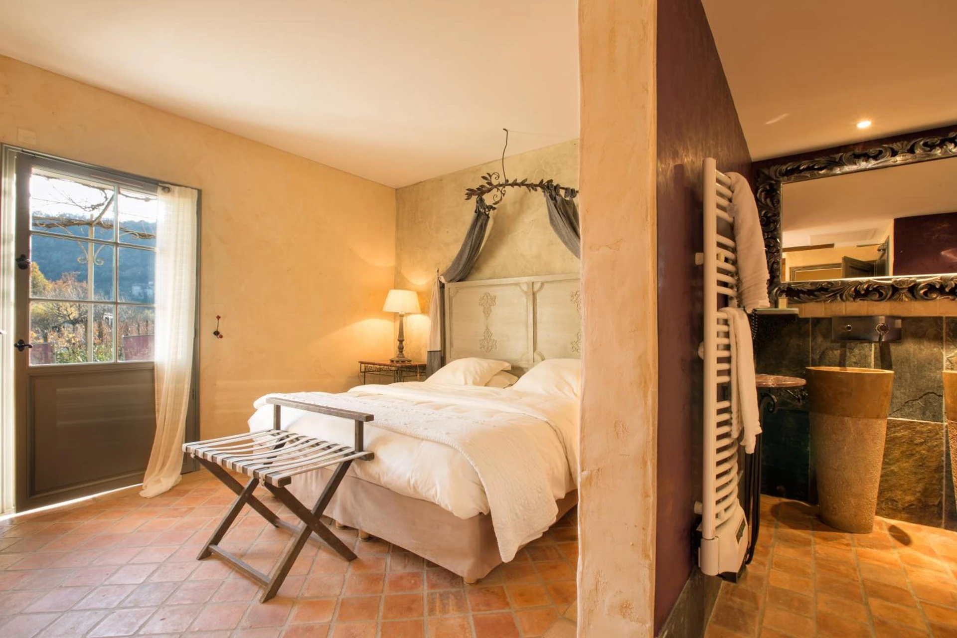 Chambre disponible pour un séminaire d'entreprise à Hôtel-Spa Le Saint Cirq - Tour-de-Faure