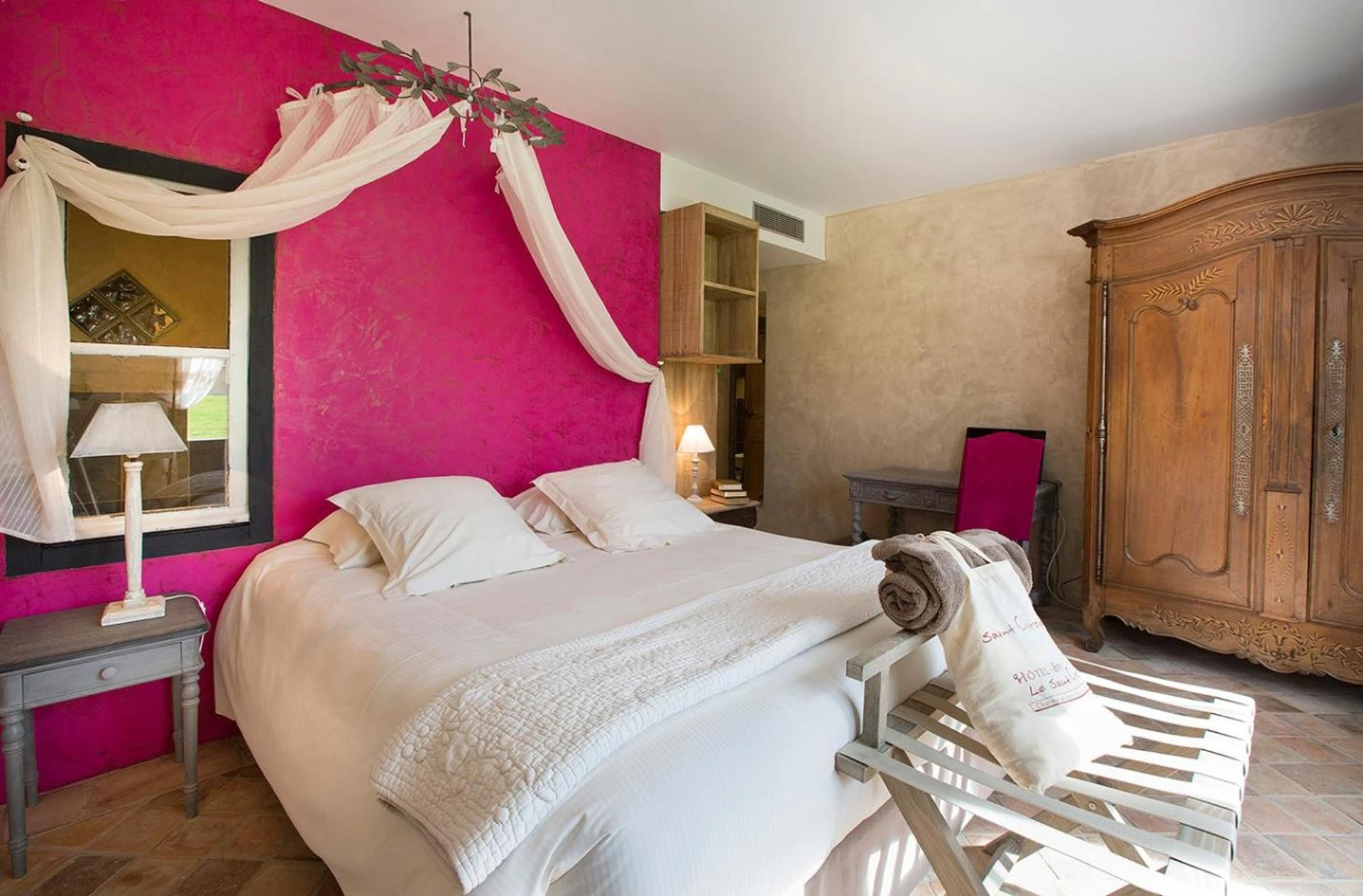 Magnifique chambre pour un séminaire d'entreprise à Hôtel-Spa Le Saint Cirq - Tour-de-Faure