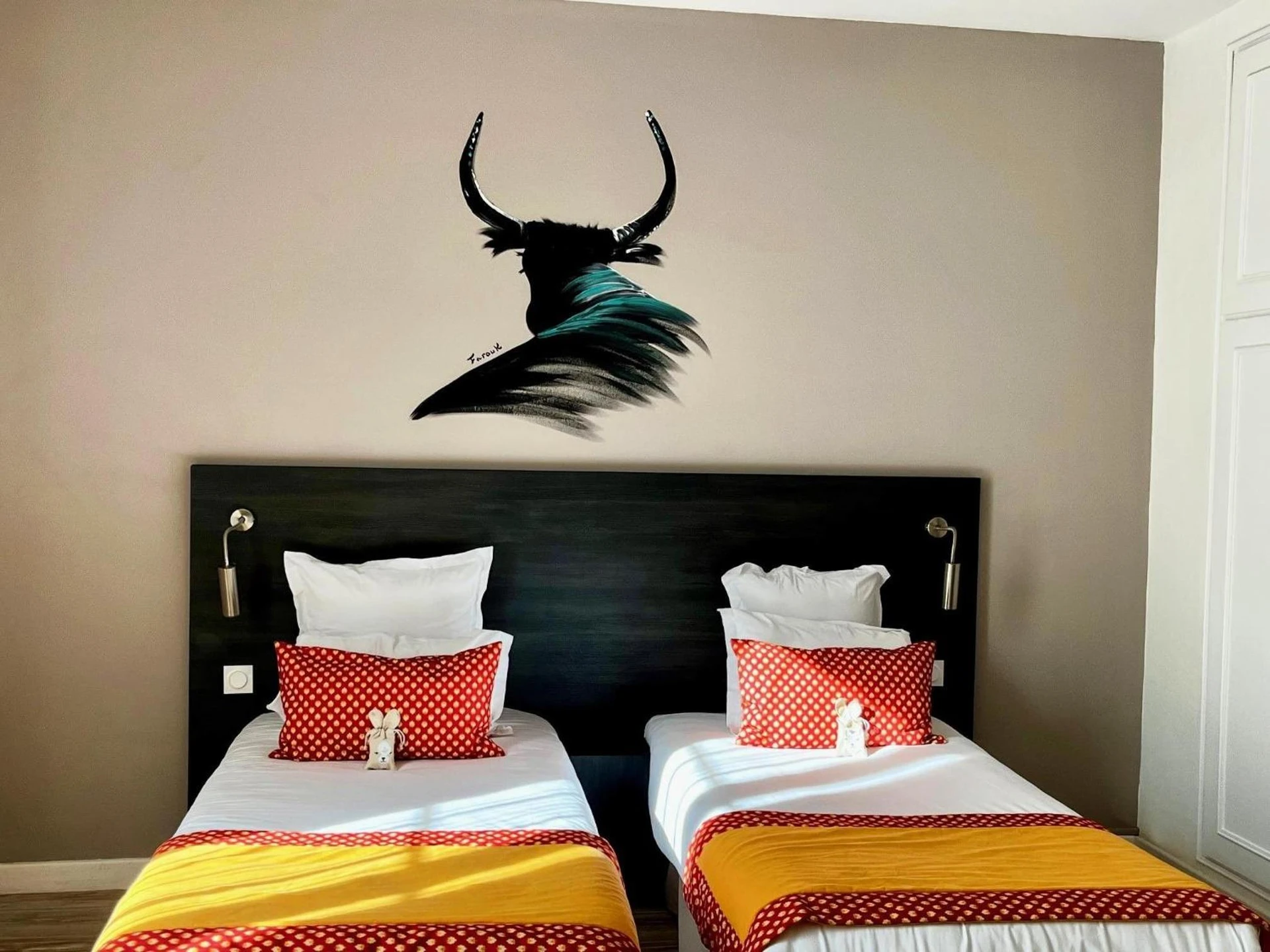 Chambre disponible pour un séminaire d'entreprise à Hôtel Saint Louis - Aigues-Mortes