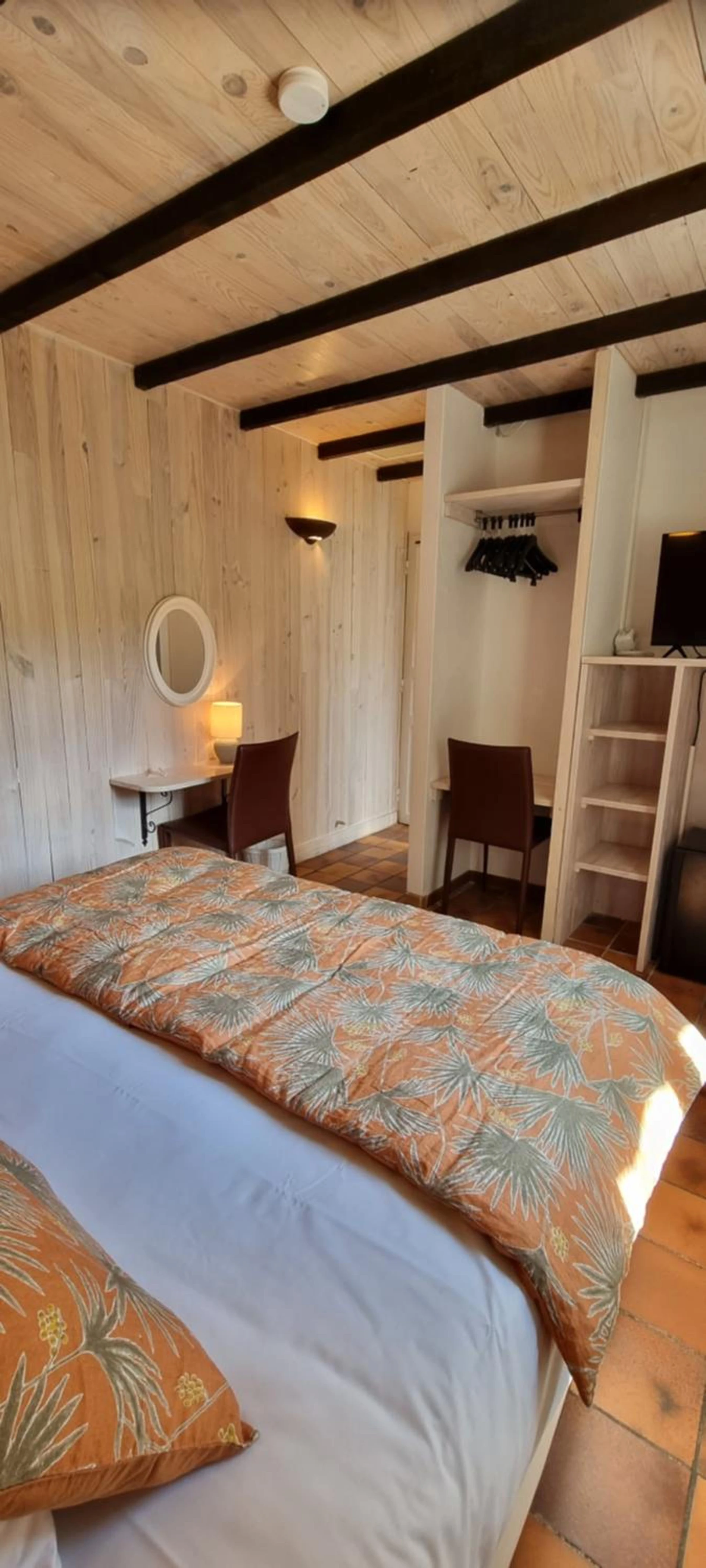 Chambre disponible pour un séminaire d'entreprise à Logis Hôtels Le Saint Marc - Mollans-sur-Ouvèze