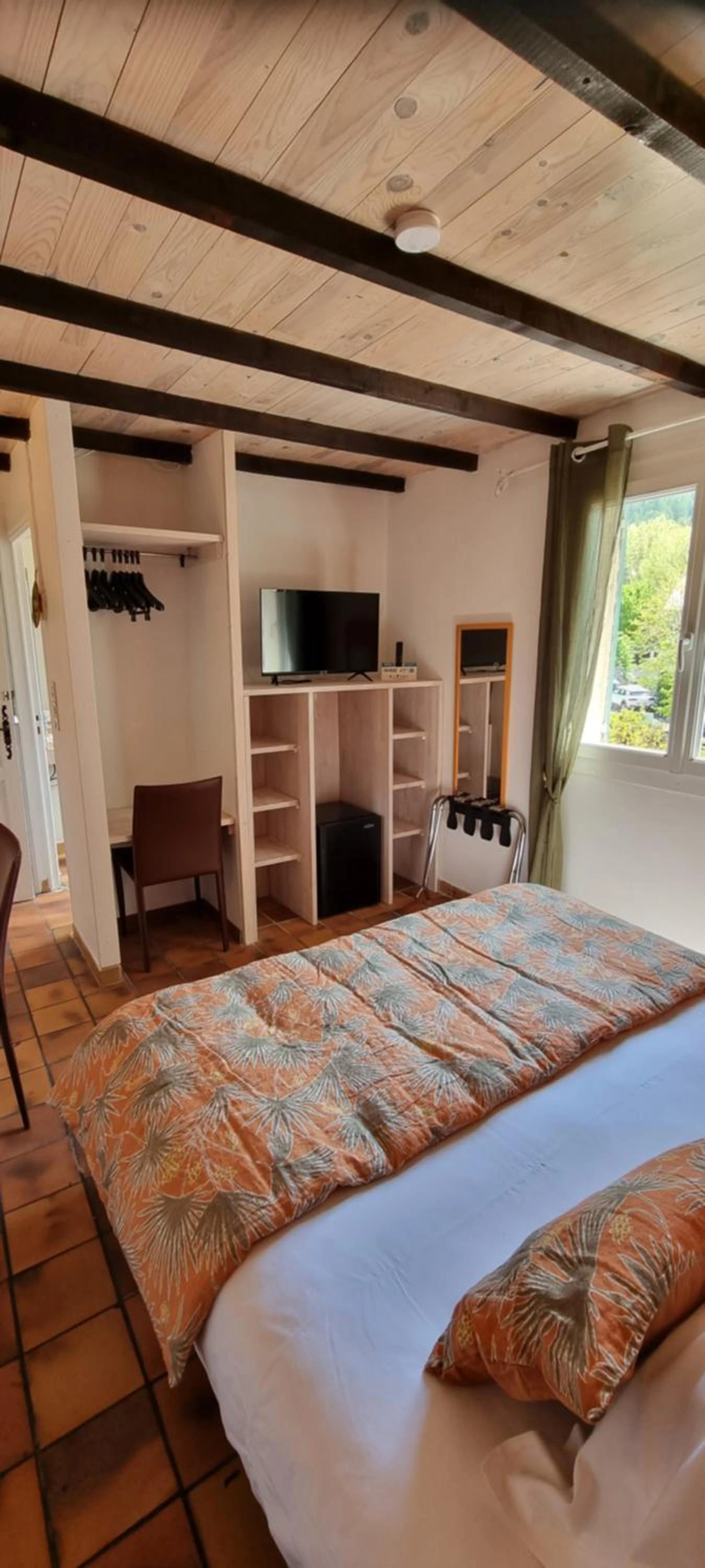 Chambre disponible pour un séminaire d'entreprise à Logis Hôtels Le Saint Marc - Mollans-sur-Ouvèze