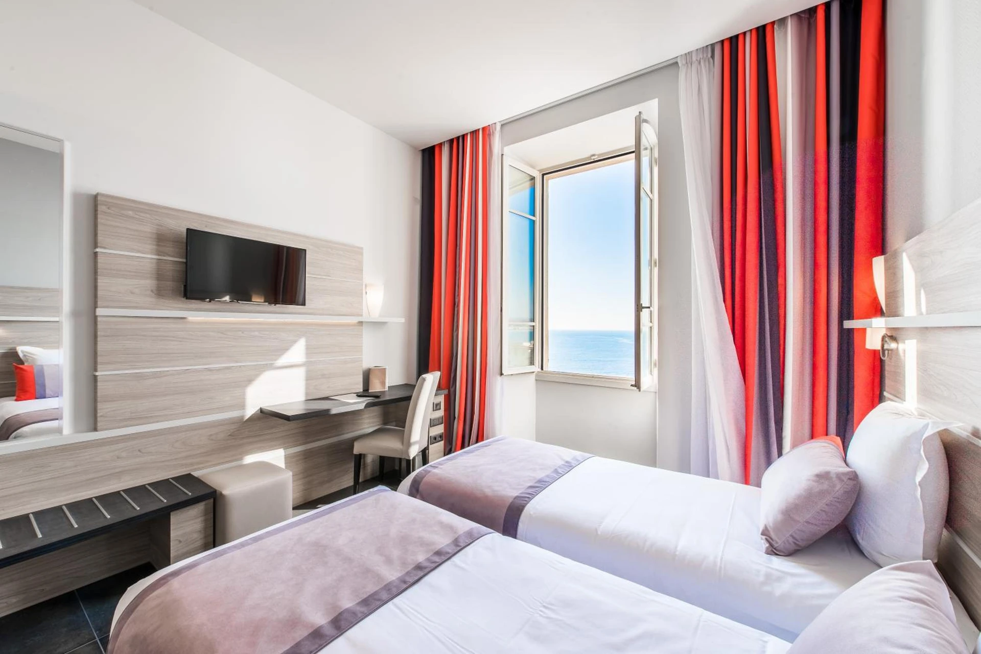 Magnifique chambre pour un séminaire d'entreprise à Hotel Le Saint Paul - Nice