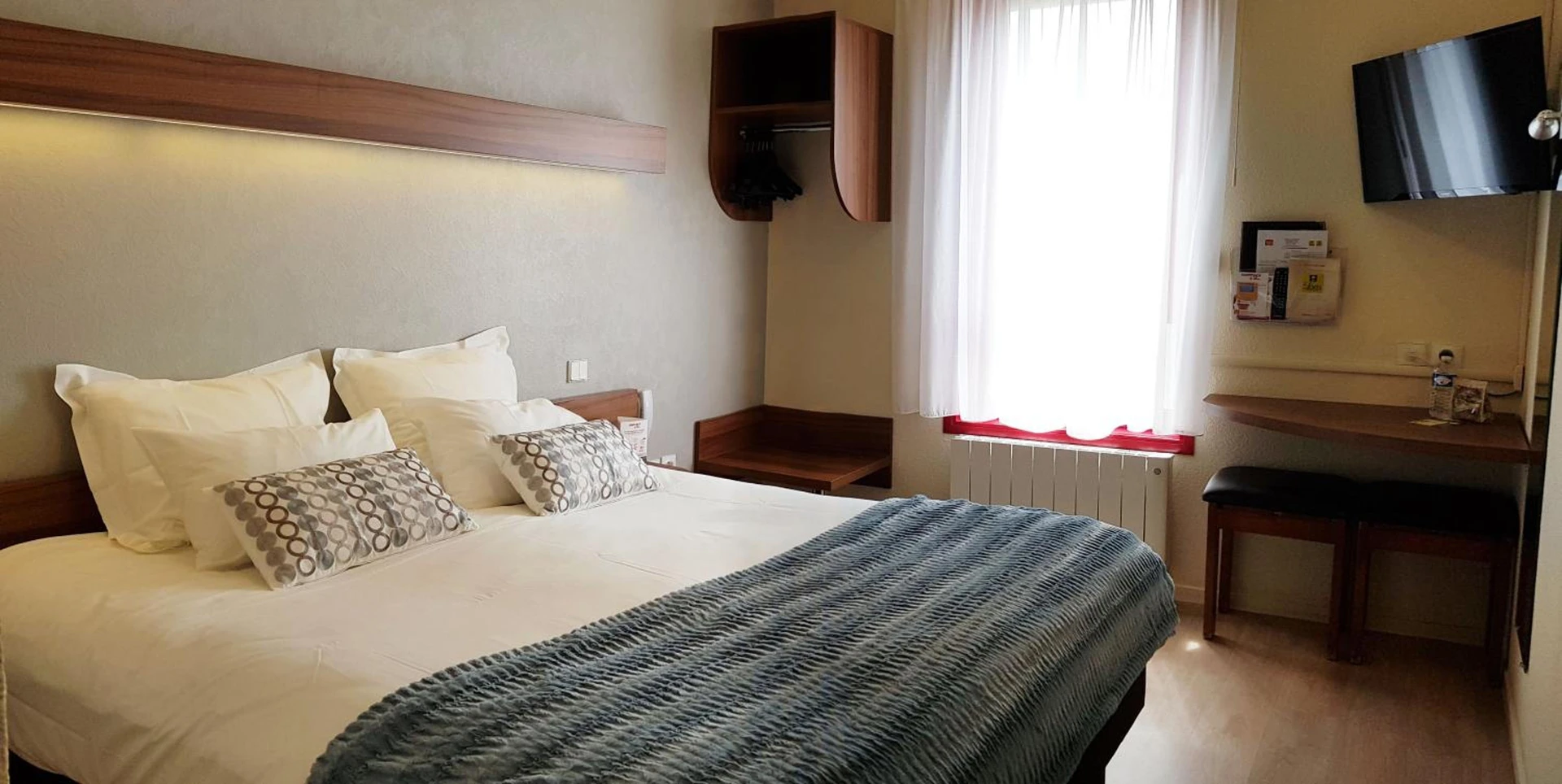 Chambre disponible pour un séminaire d'entreprise à Hotel Restaurant Le Sainte Mere - Sainte-Mère-Église