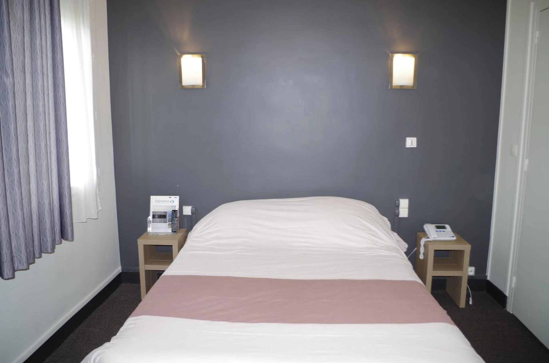 Chambre disponible pour un séminaire d'entreprise à The Originals City, Hôtel Le Savoy, Caen - Caen