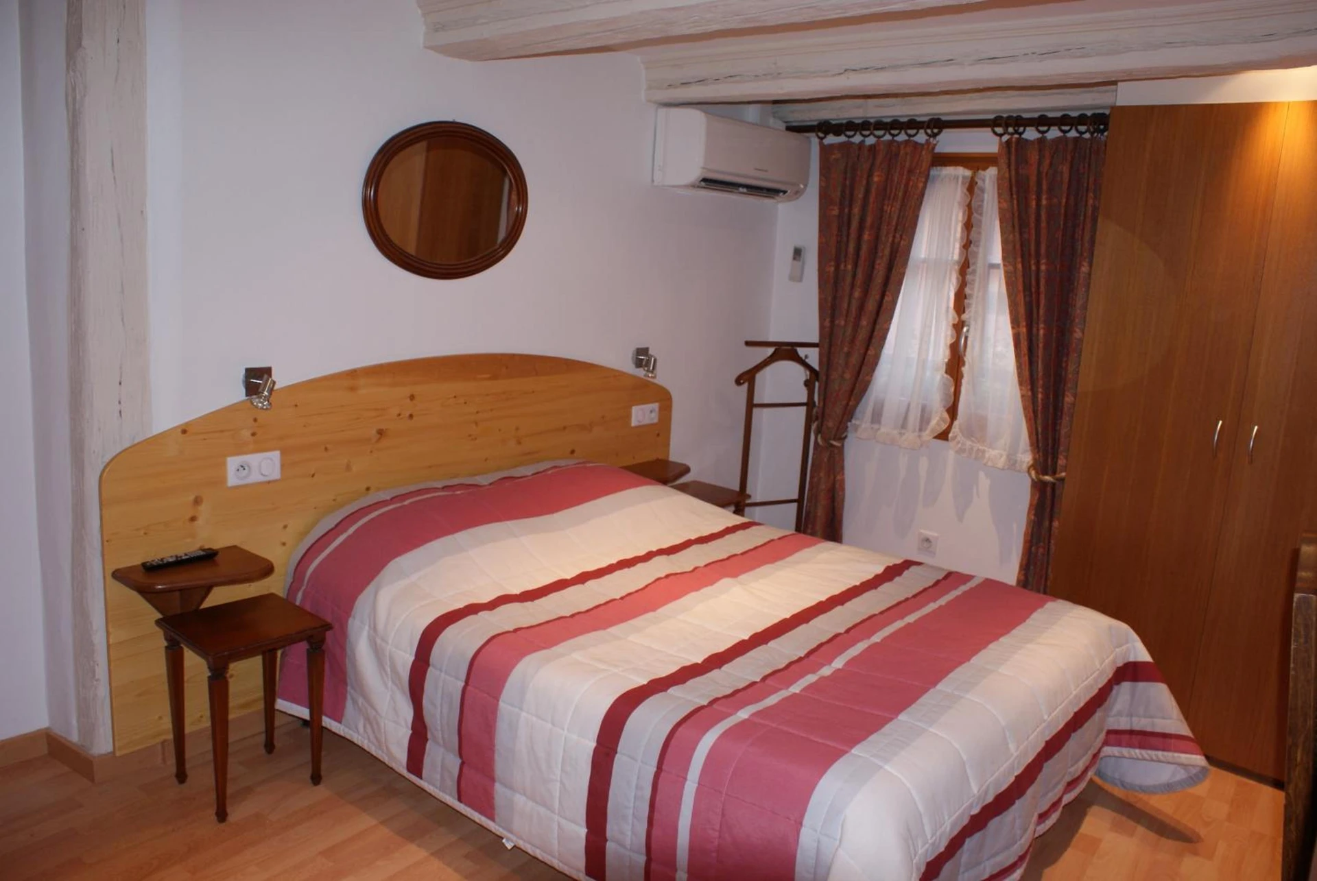 Chambre disponible pour un séminaire d'entreprise à Hôtel Restaurant Le Schlossberg - Zellenberg