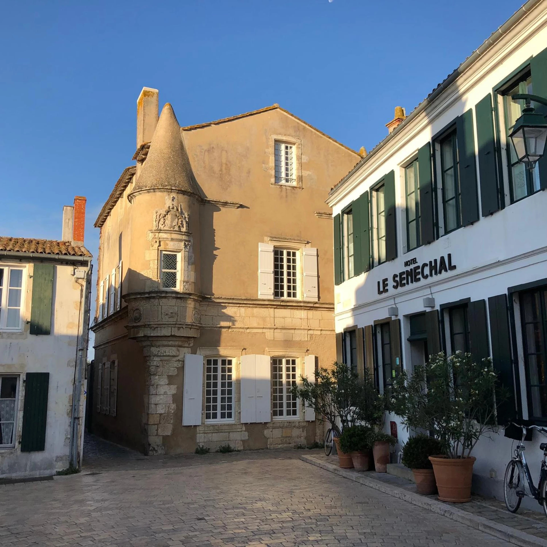 Organiser un séminaire d'entreprise : Hôtel Le Sénéchal à ars-en-re