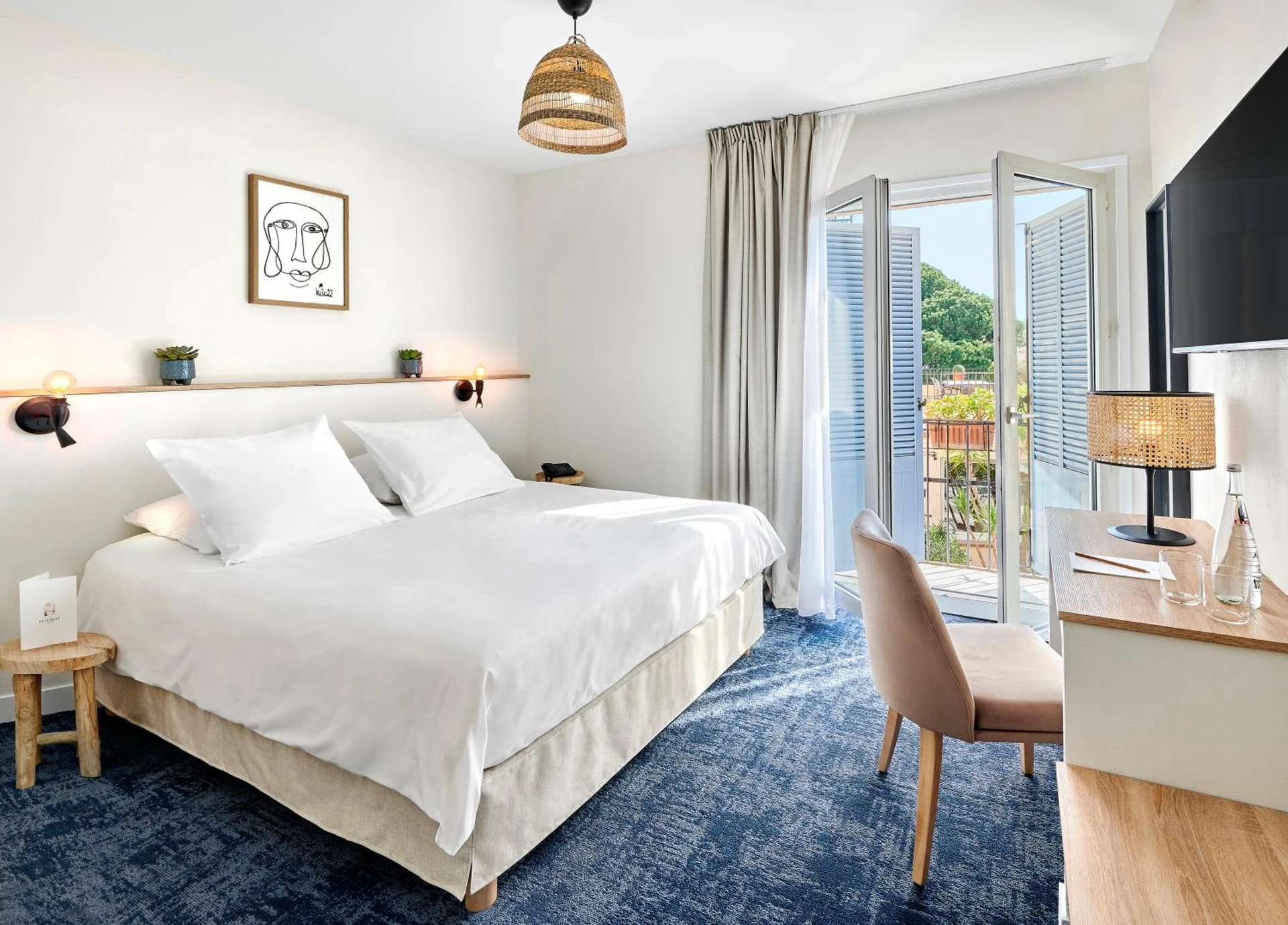 Chambre disponible pour un séminaire d'entreprise à Hotel Le Suquet Cannes - Cannes