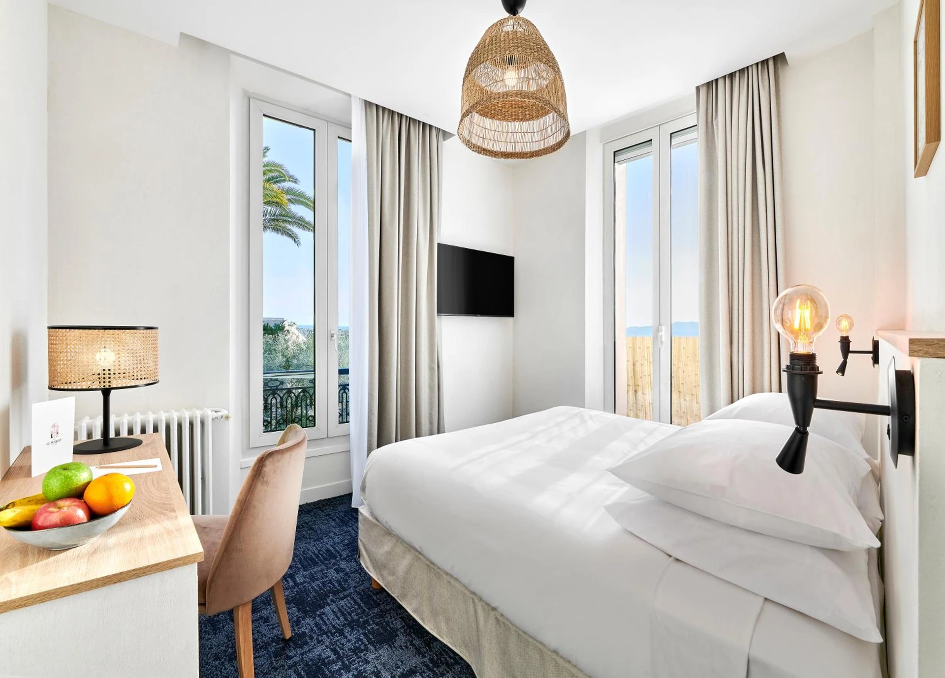 Chambre disponible pour un séminaire d'entreprise à Hotel Le Suquet Cannes - Cannes