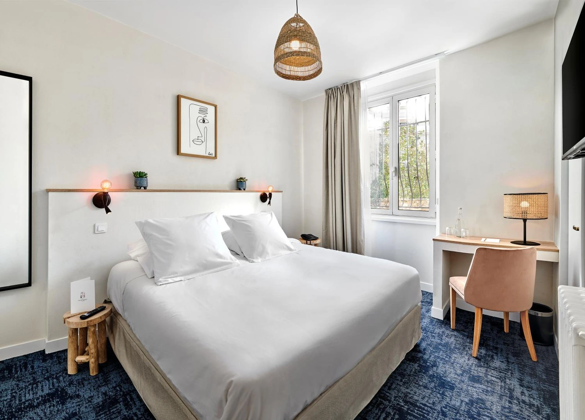 Chambre disponible pour un séminaire d'entreprise à Hotel Le Suquet Cannes - Cannes
