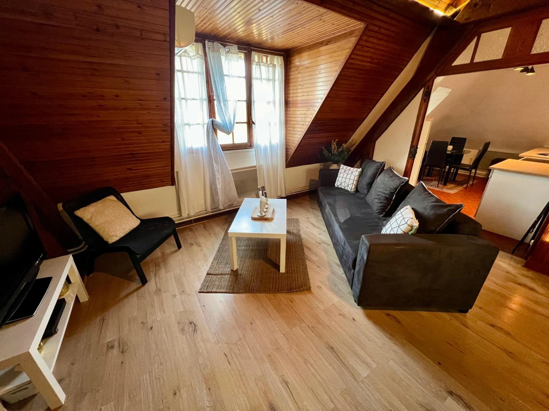 Organiser un séminaire d'entreprise : Spacieux appartement jardin, BBQ, vue sur mer, Trouville à trouville-sur-mer