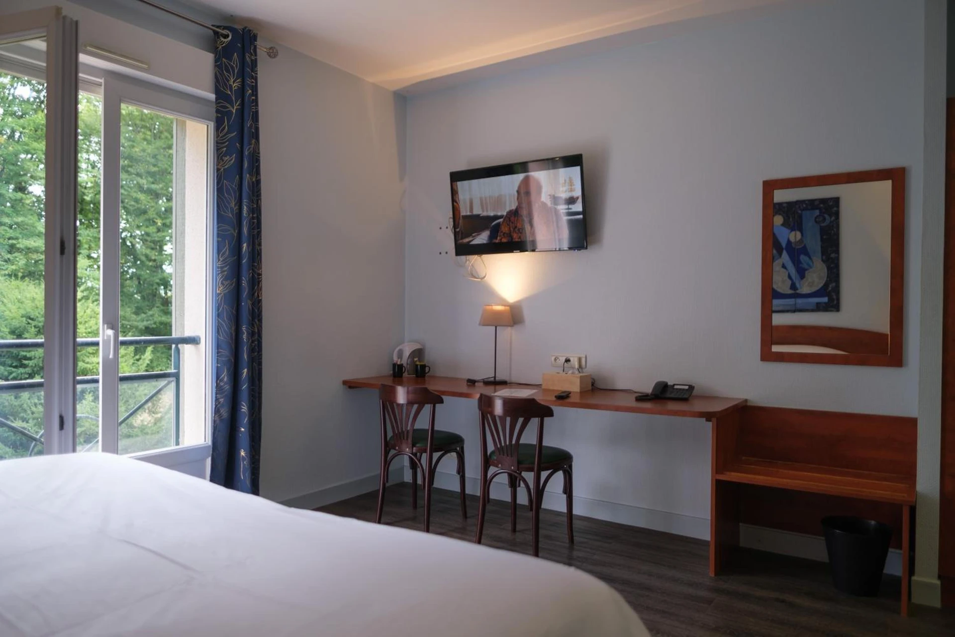 Magnifique chambre pour un séminaire d'entreprise à Logis Hôtel - Restaurant Le Tulipier - Vienne-le-Château