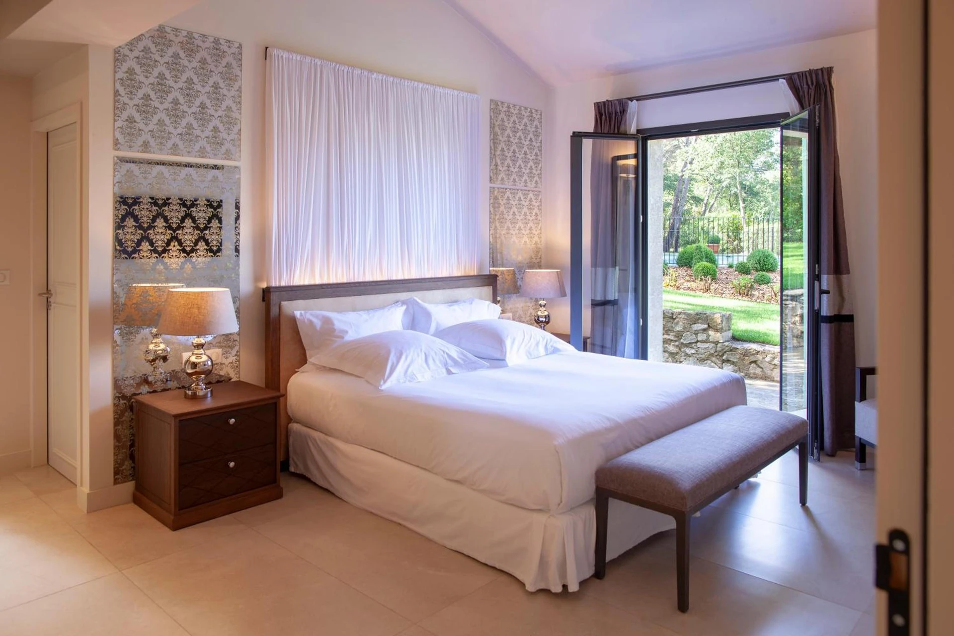 Chambre disponible pour un séminaire d'entreprise à Le Vallon de Valrugues Hotel Spa & Villas - Saint-Rémy-de-Provence