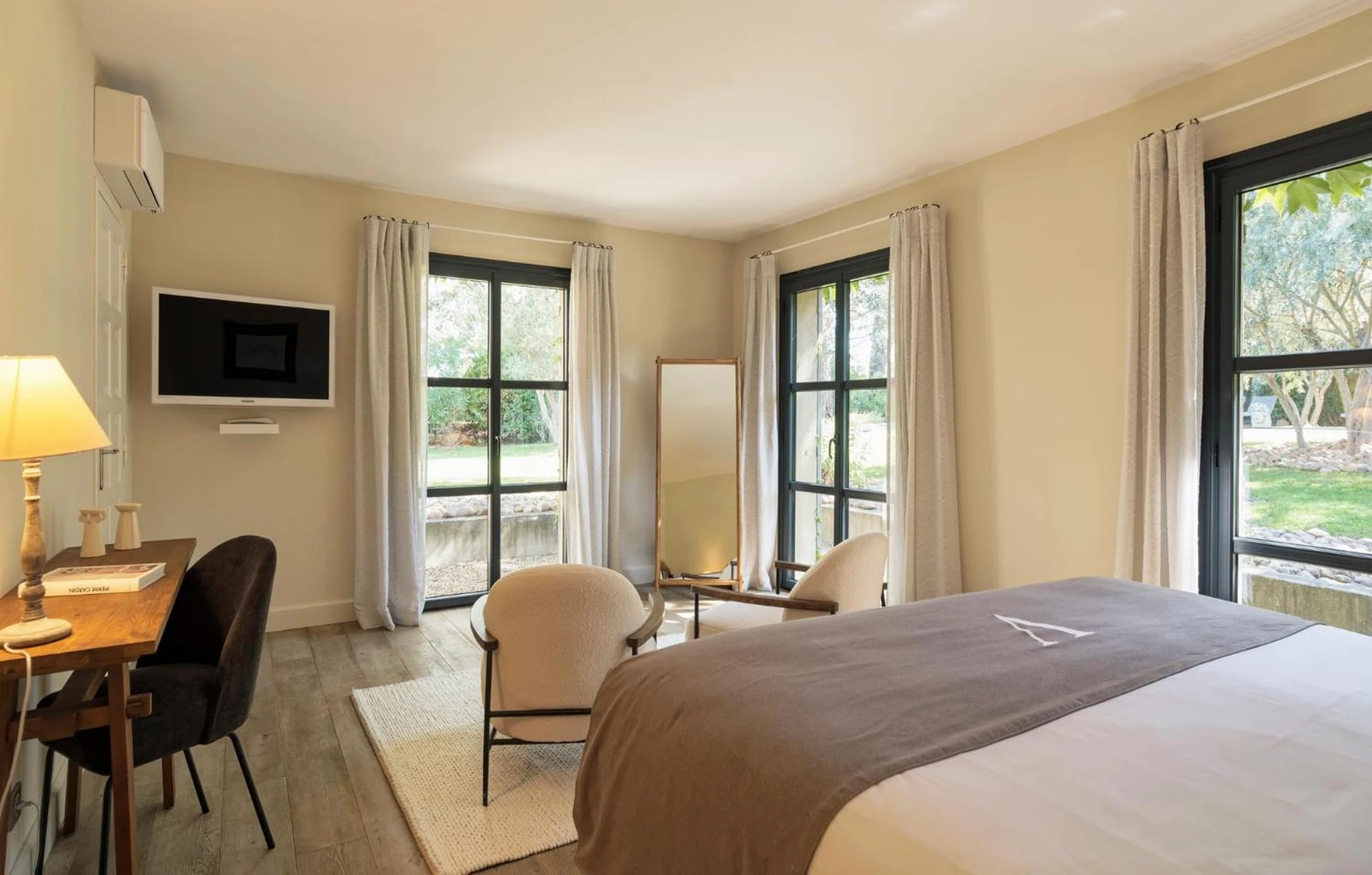 Chambre disponible pour un séminaire d'entreprise à Le Vallon de Valrugues Hotel Spa & Villas - Saint-Rémy-de-Provence