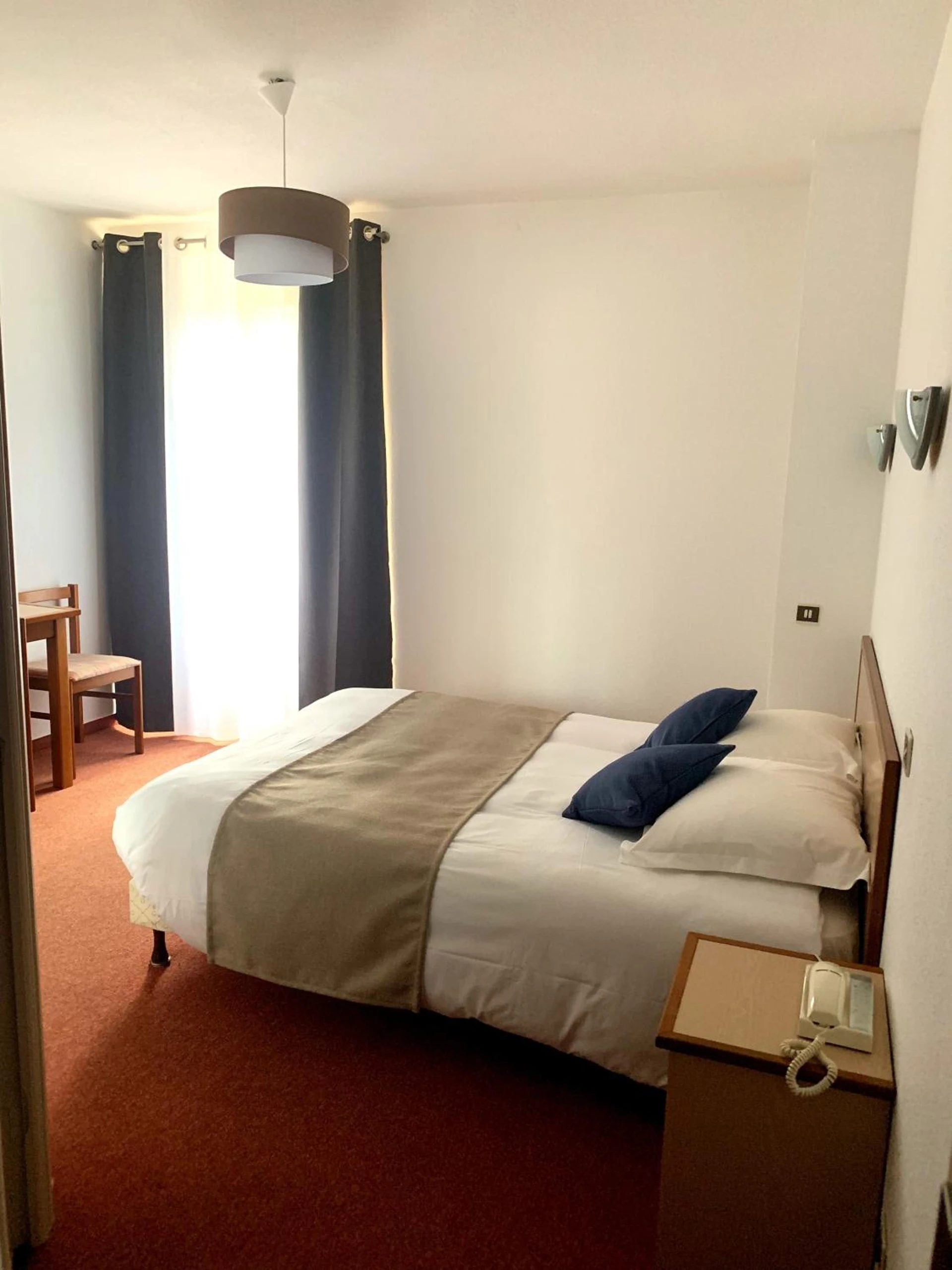 Magnifique chambre pour un séminaire d'entreprise à Le Vallon - Ispagnac