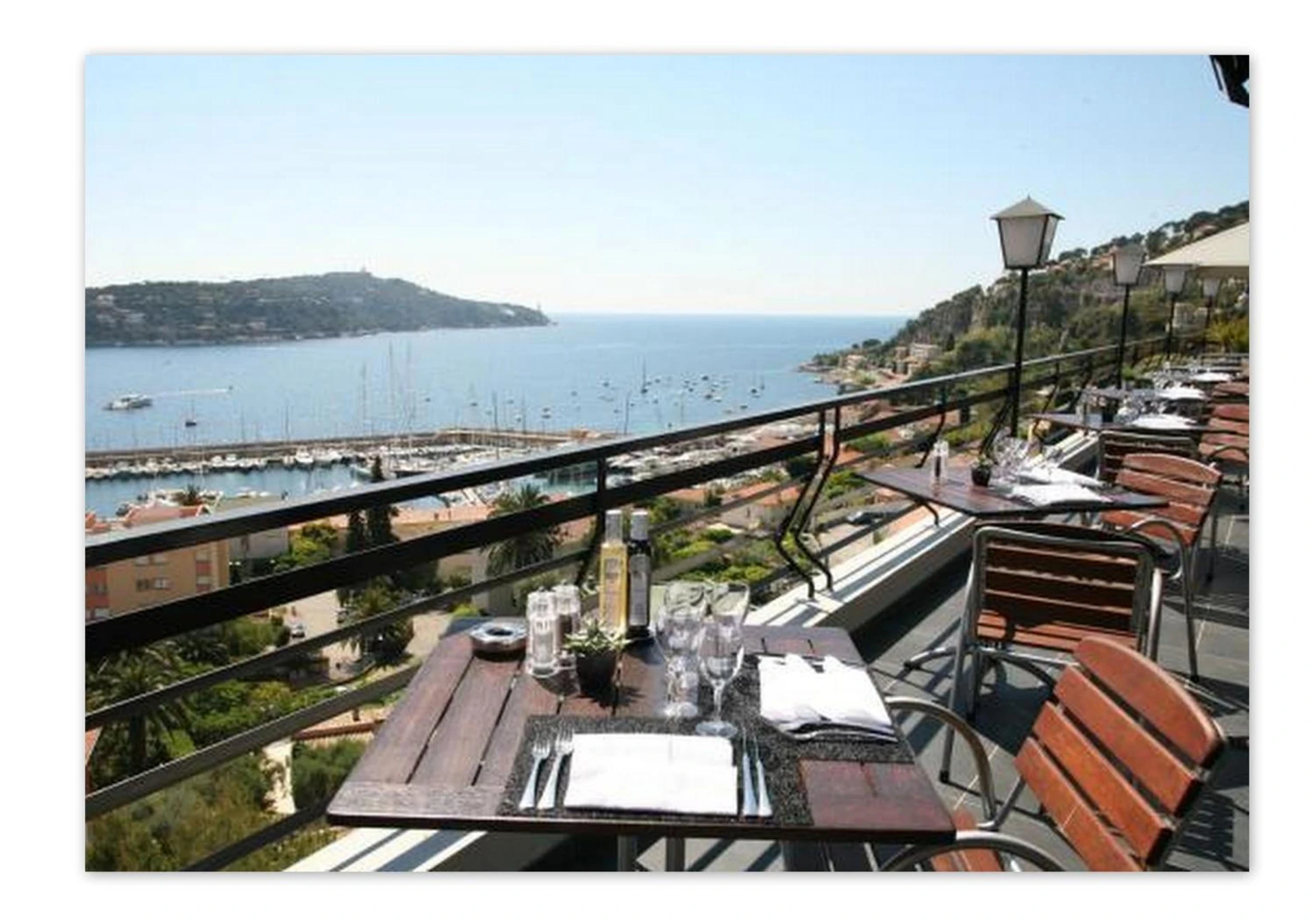 Organiser un séminaire d'entreprise : Hôtel Le Versailles à villefranche-sur-mer