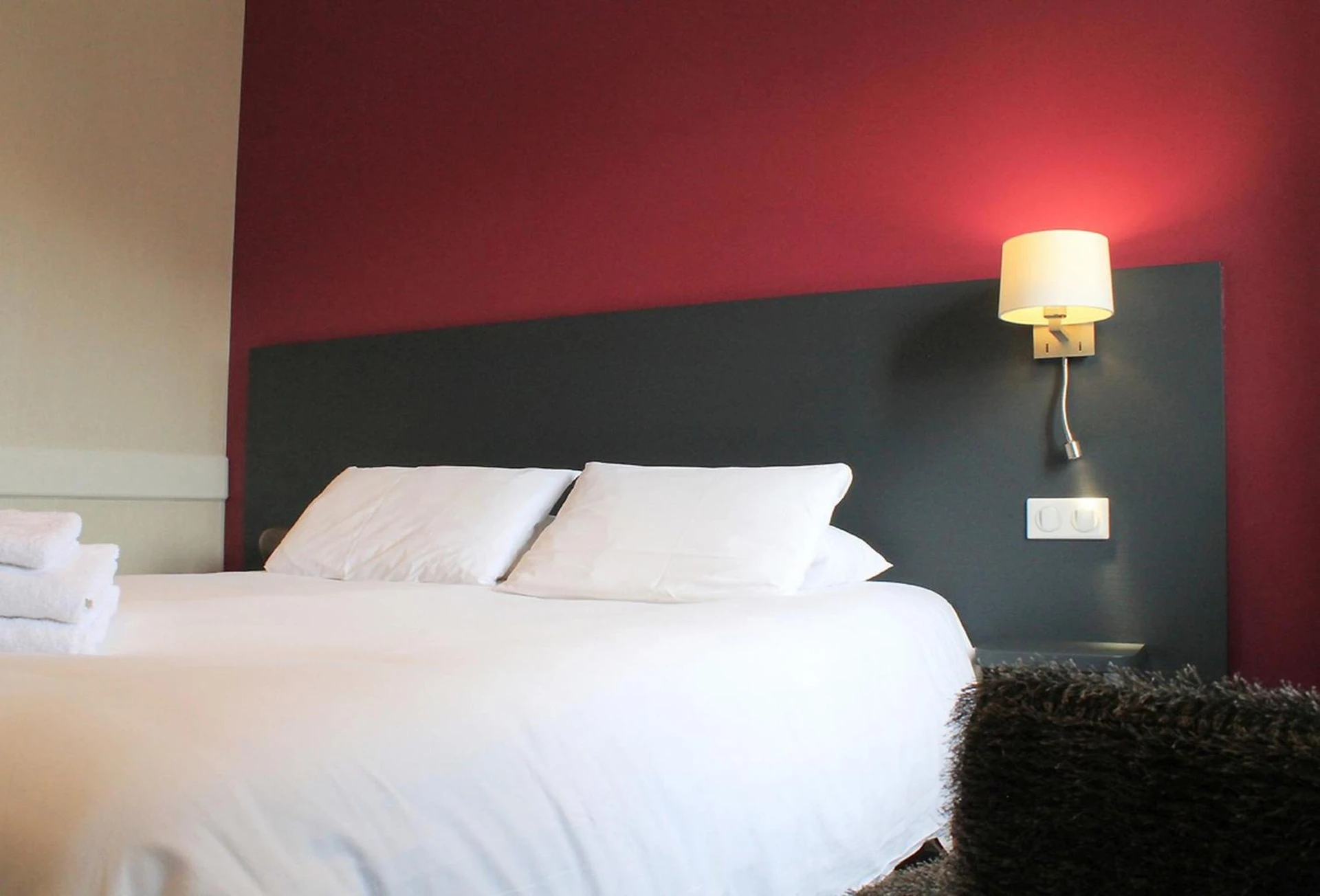 Magnifique chambre pour un séminaire d'entreprise à Hotel-Restaurant Le Victoria - Rennes