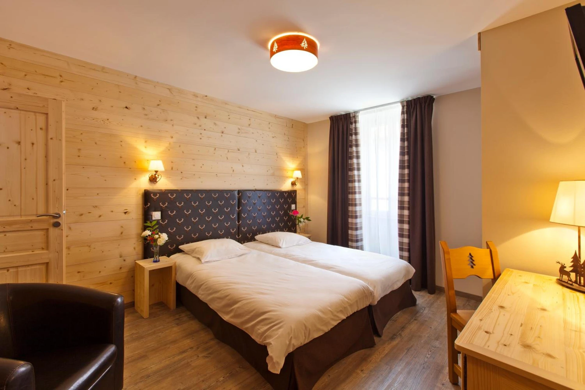 Organiser un séminaire d'entreprise : Logis Hôtel LBB - les 2 lacs à clairvaux-les-lacs
