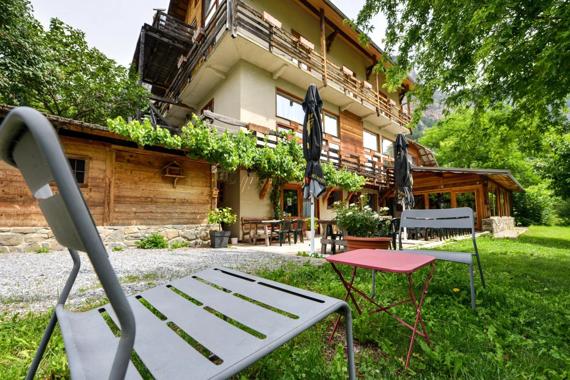 Organiser un séminaire d'entreprise : Hôtel Restaurant Gîtes Les 5 Saisons à freissinieres
