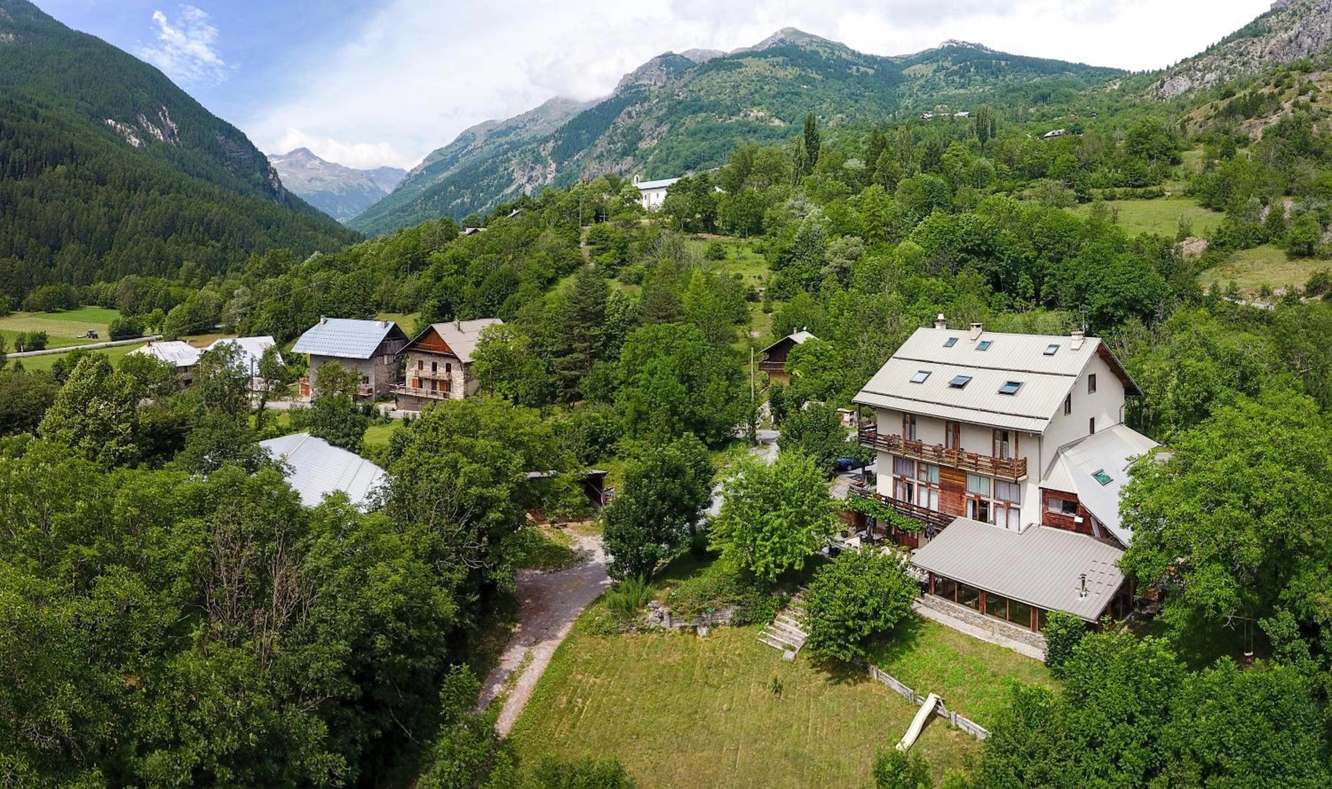 Organiser un séminaire d'entreprise : Hôtel Restaurant Gîtes Les 5 Saisons à freissinieres