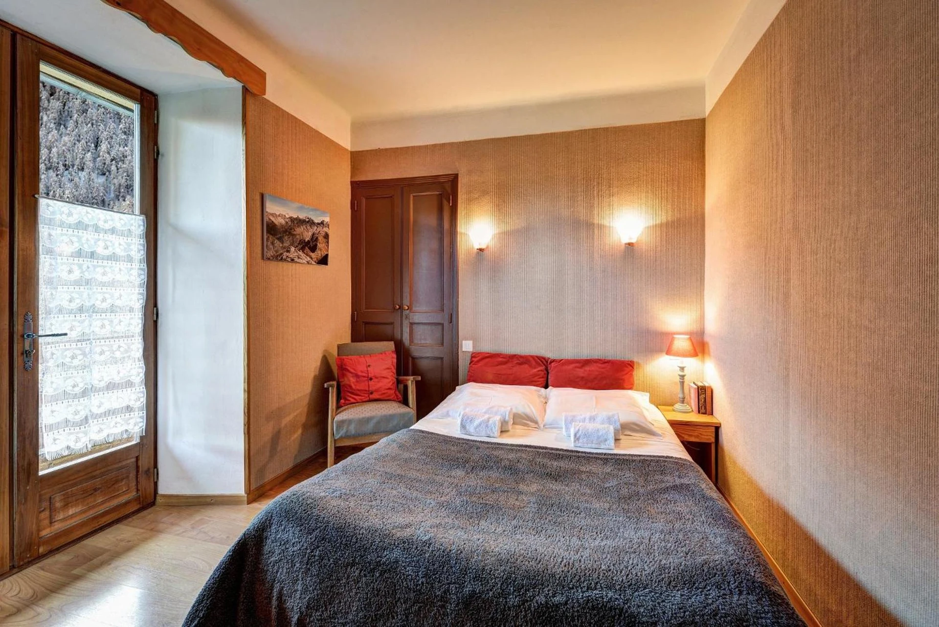 Magnifique chambre pour un séminaire d'entreprise à Hôtel Restaurant Gîtes Les 5 Saisons - Freissinières