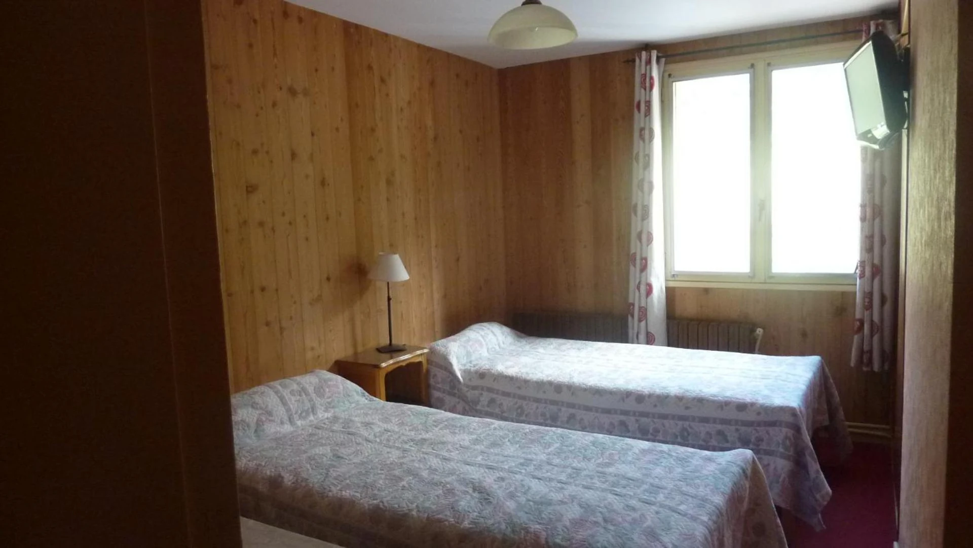 Chambre disponible pour un séminaire d'entreprise à Les Agneaux - Villar-dʼArêne