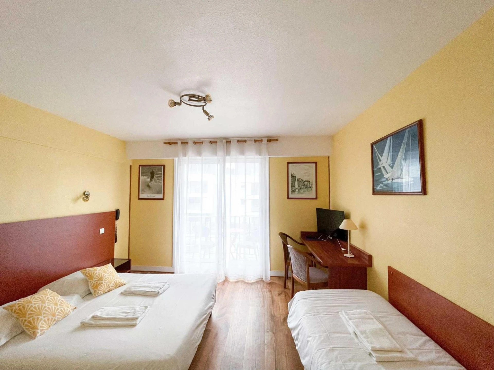 Chambre disponible pour un séminaire d'entreprise à Hotel les Alignements - Carnac