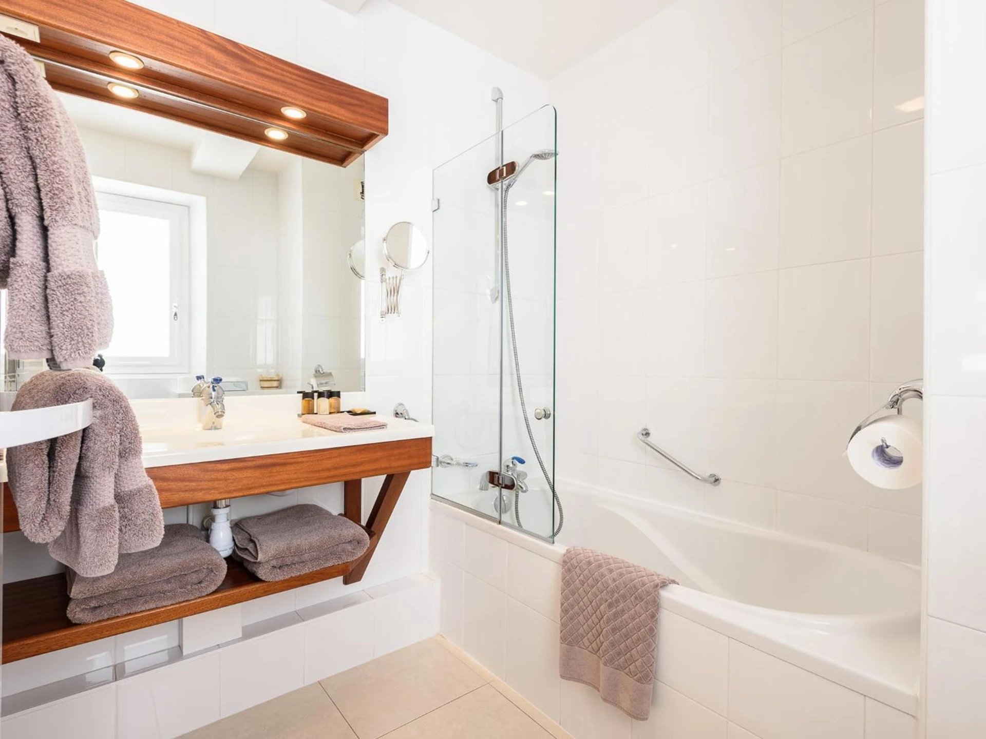 Chambre disponible pour un séminaire d'entreprise à Hotel Les Almadies - Coeur de Ville - Saint-Jean-de-Luz