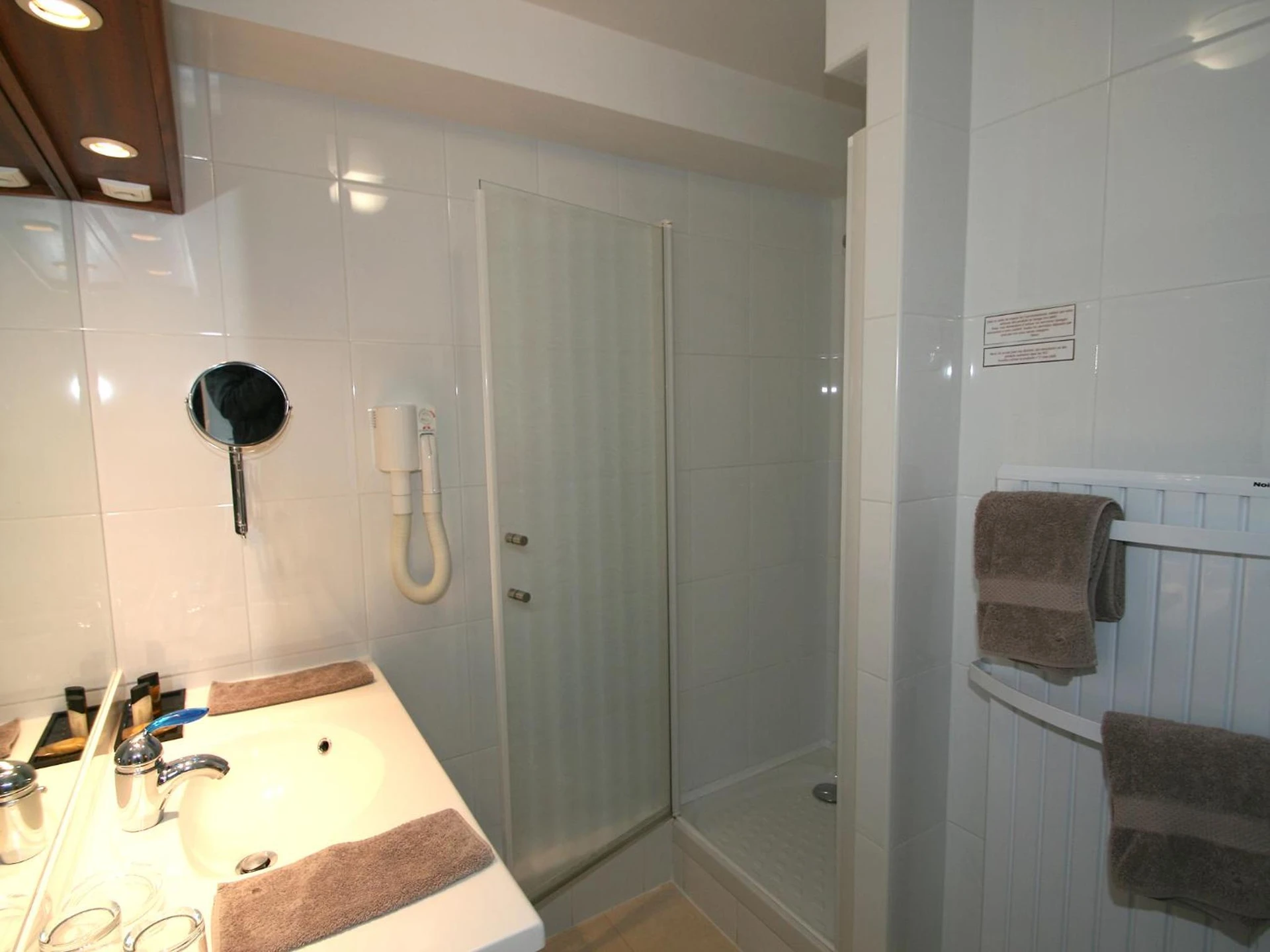 Magnifique chambre pour un séminaire d'entreprise à Hotel Les Almadies - Coeur de Ville - Saint-Jean-de-Luz