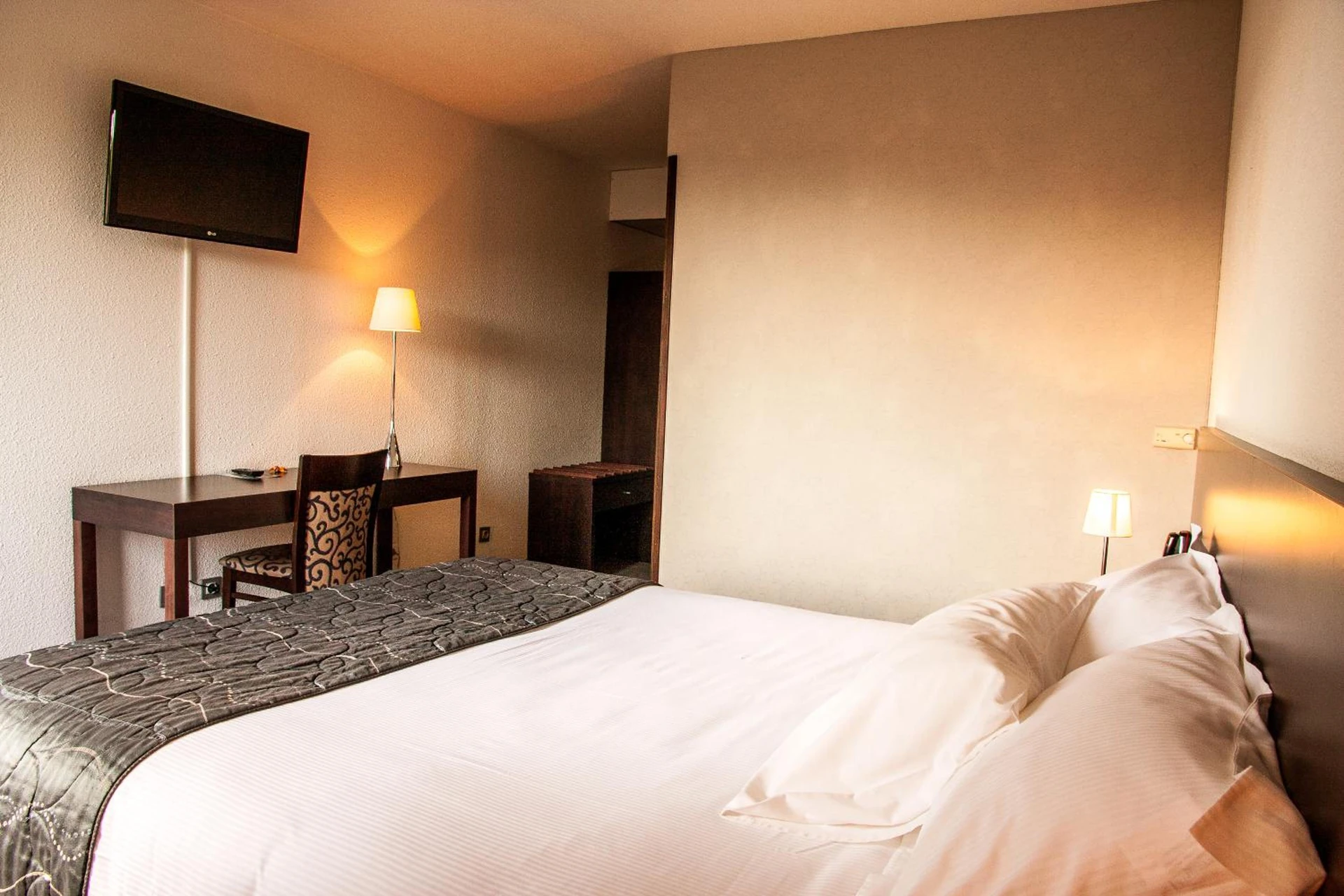Chambre disponible pour un séminaire d'entreprise à Hotel Les Amandiers - Tournon-sur-Rhône