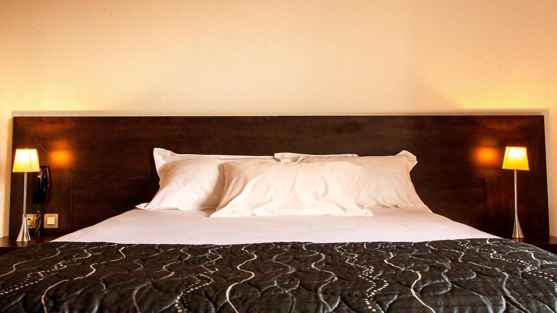 Chambre disponible pour un séminaire d'entreprise à Hotel Les Amandiers - Tournon-sur-Rhône