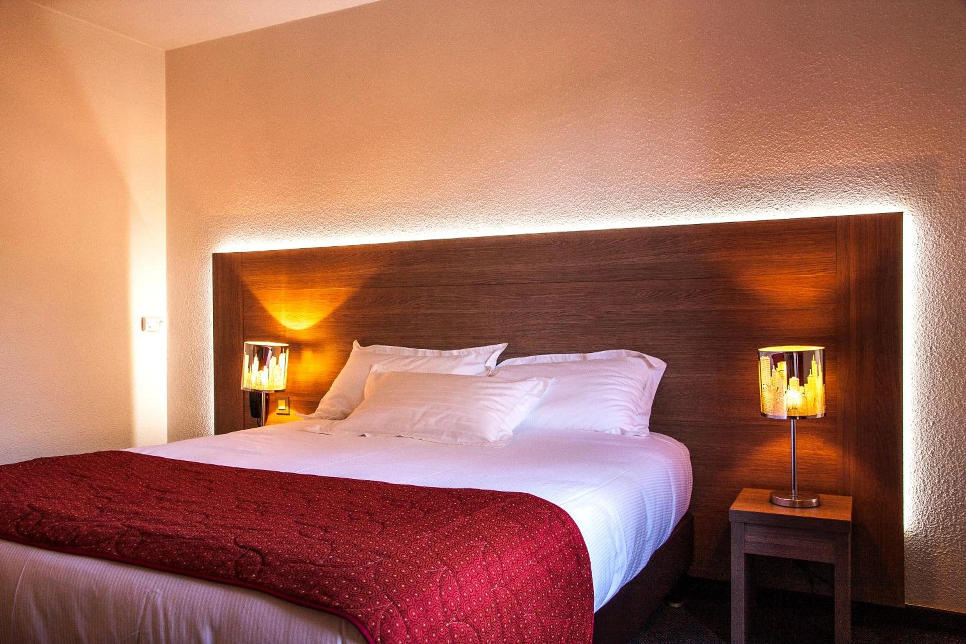 Magnifique chambre pour un séminaire d'entreprise à Hotel Les Amandiers - Tournon-sur-Rhône