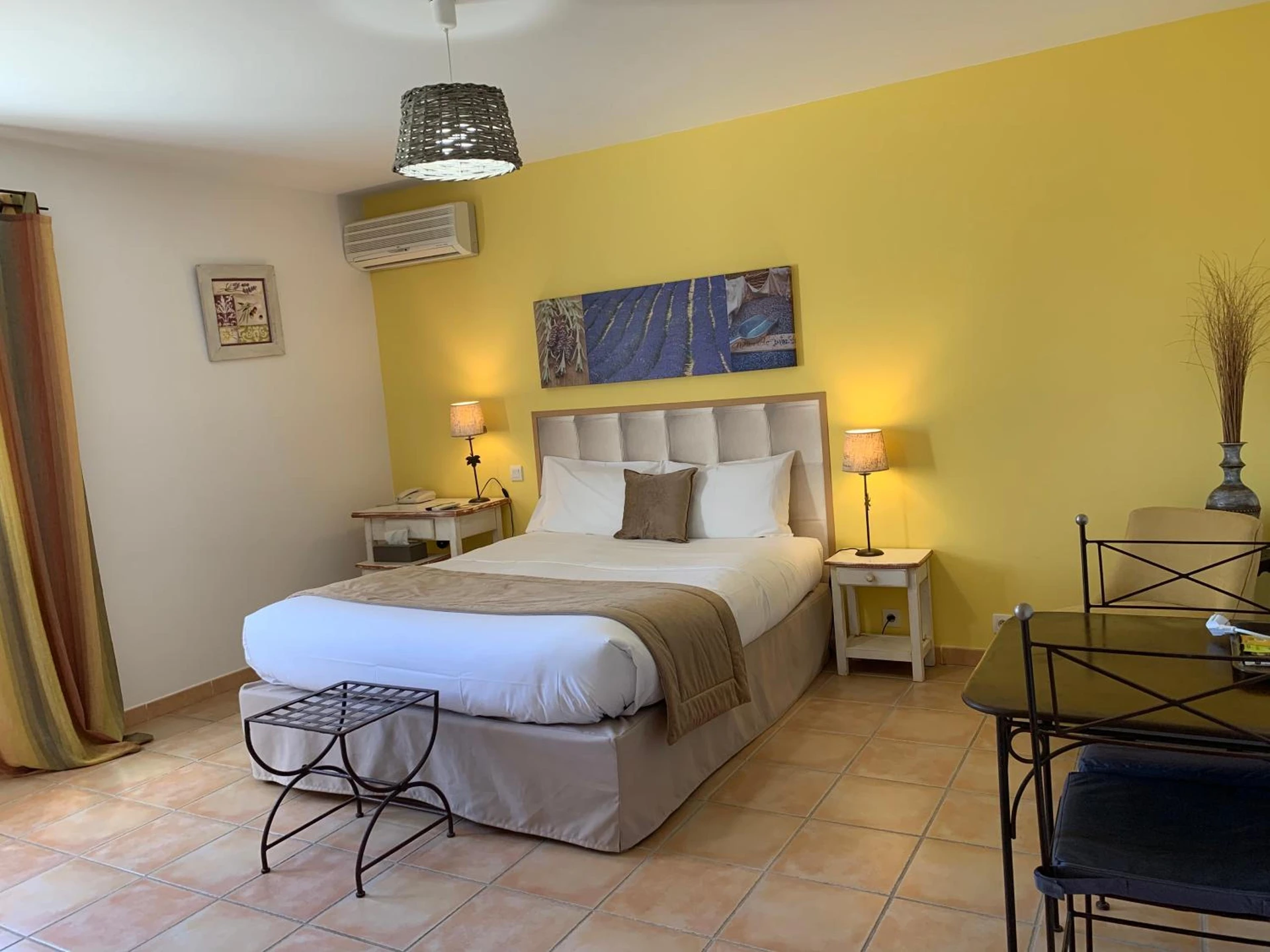 Organiser un séminaire d'entreprise : Hotel Les Ambres à roussillon