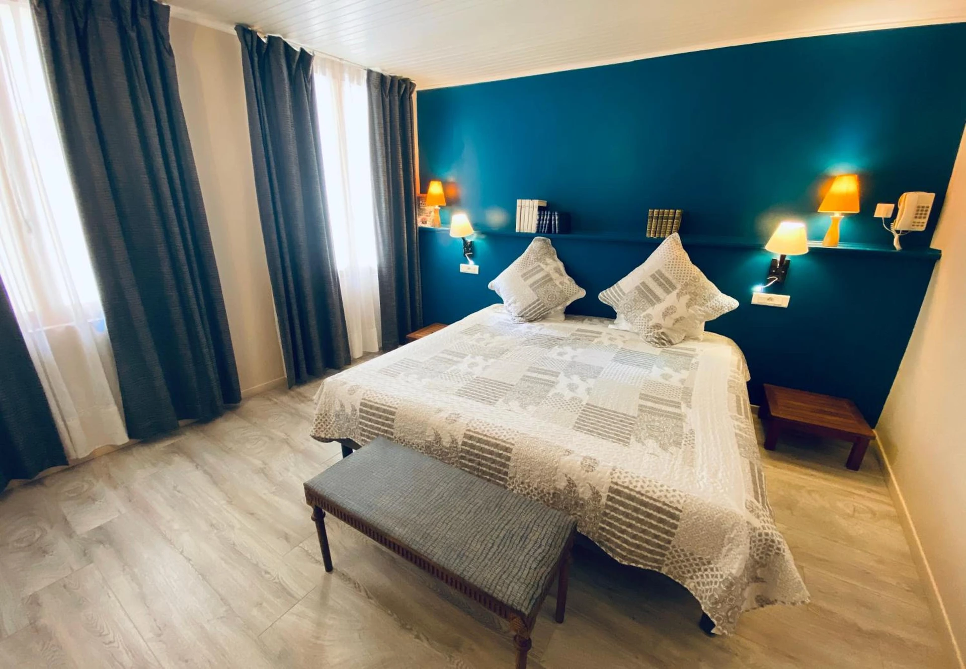 Chambre disponible pour un séminaire d'entreprise à Les Arcades Le Lion D'or - Buis-les-Baronnies