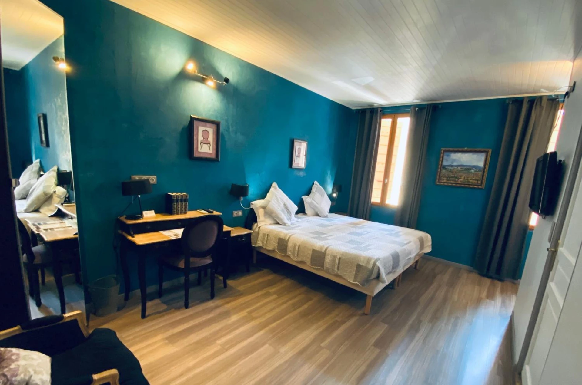 Chambre disponible pour un séminaire d'entreprise à Les Arcades Le Lion D'or - Buis-les-Baronnies