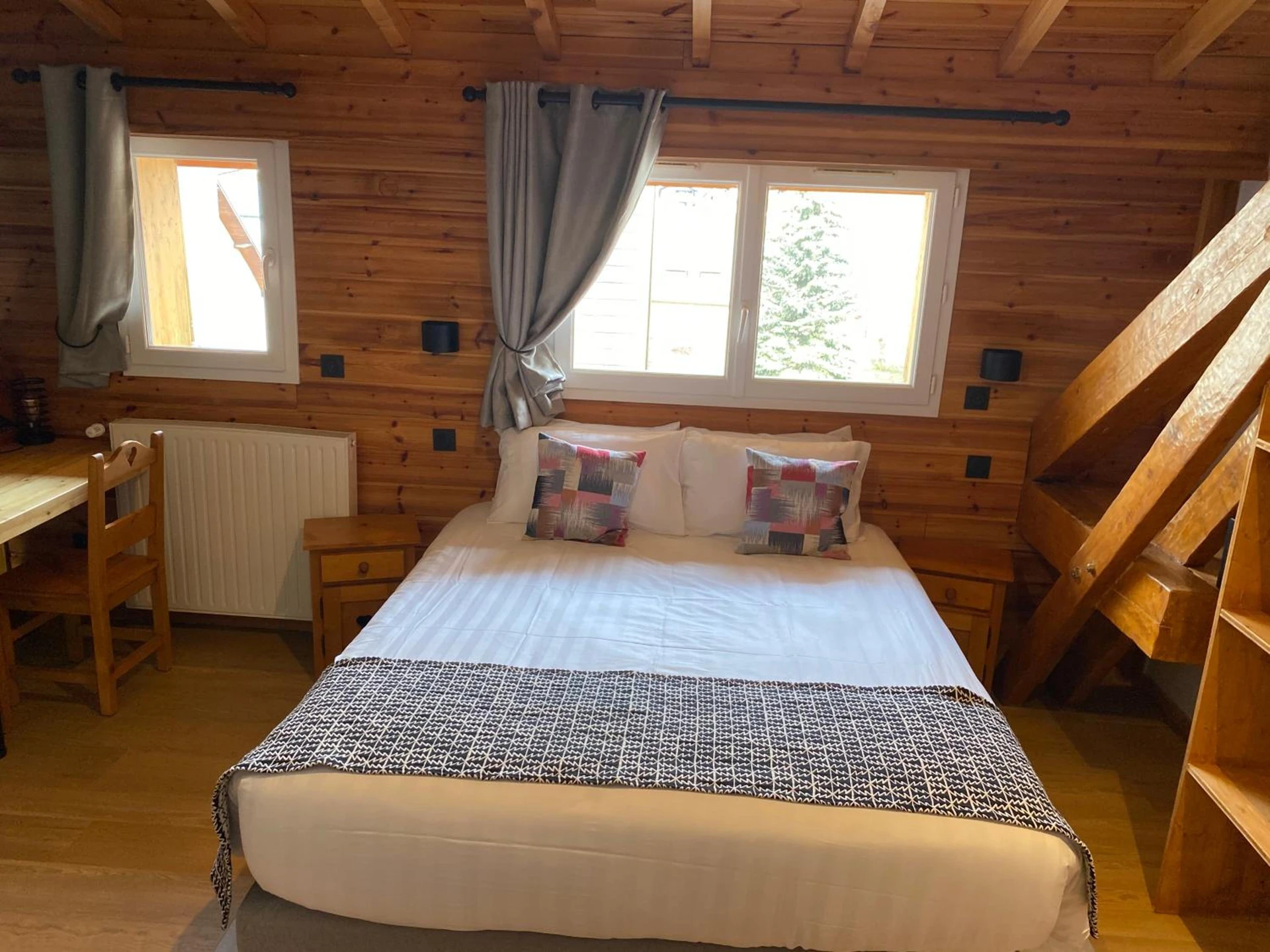 Chambre disponible pour un séminaire d'entreprise à Hôtel Les Autanes Spa-Balnéothérapie & Restaurant - Ancelle