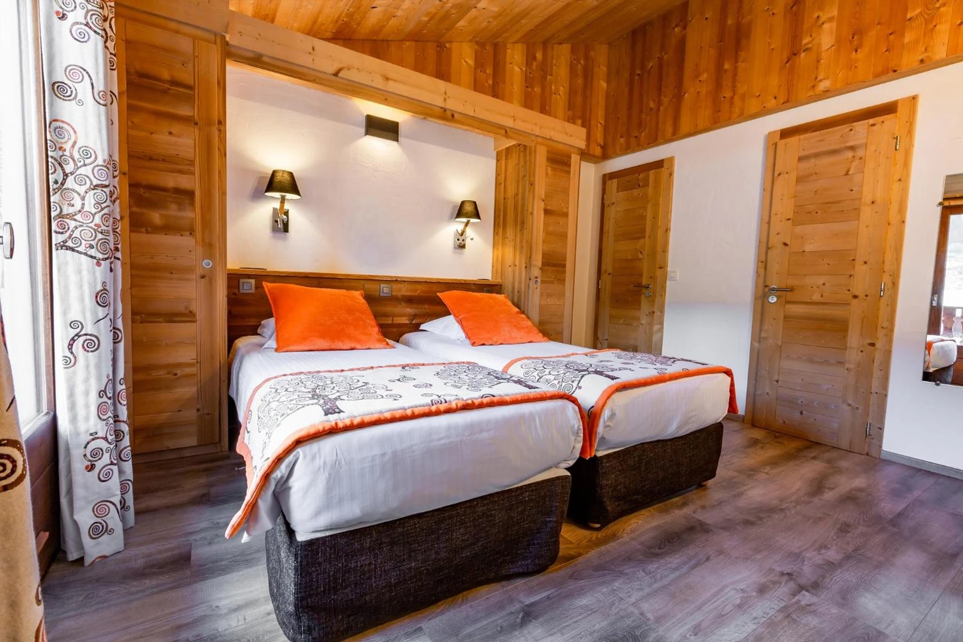 Magnifique chambre pour un séminaire d'entreprise à Hotel Les Bruyères - Morzine