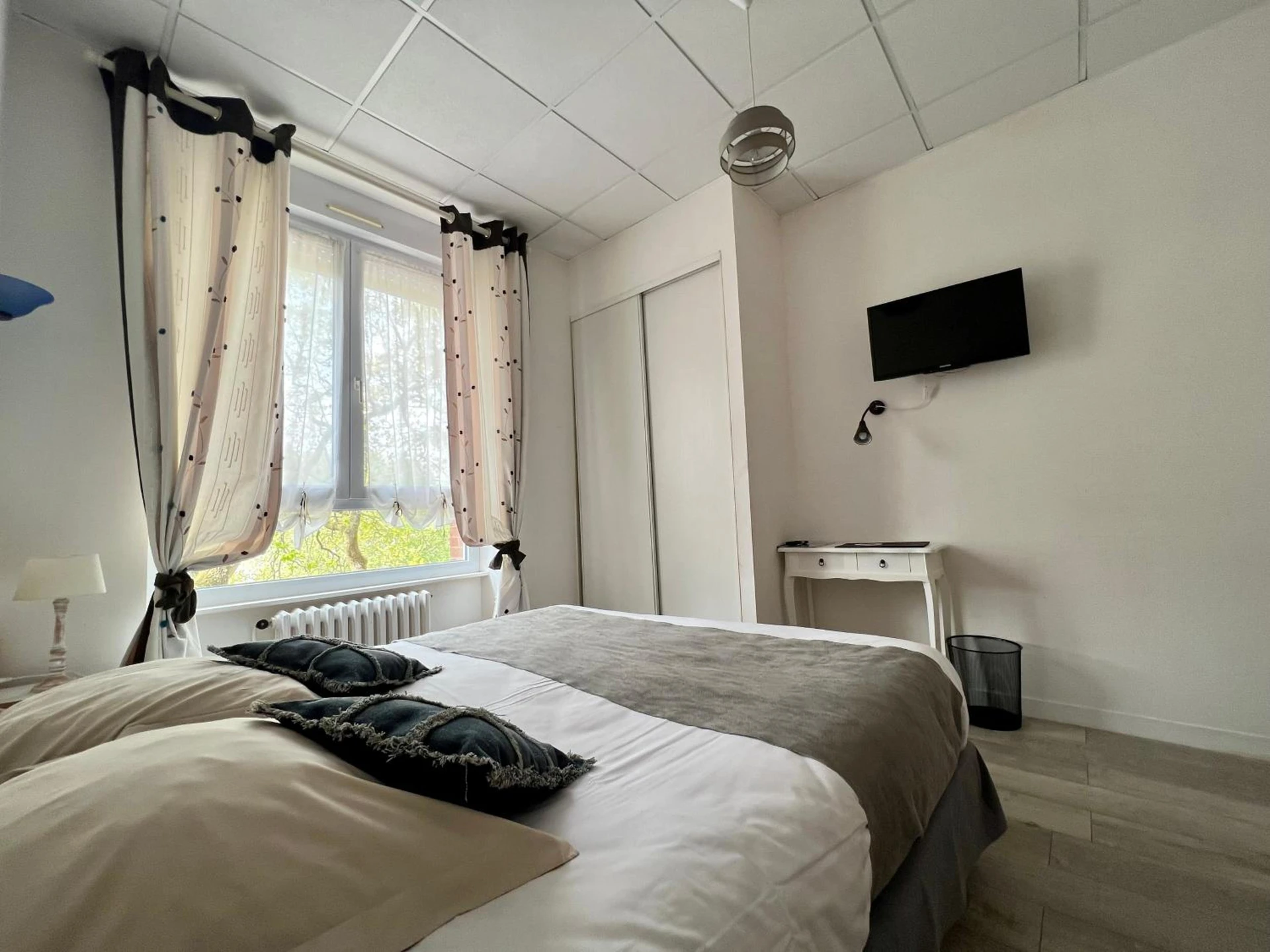 Chambre disponible pour un séminaire d'entreprise à Les Camelias - Bagnoles-de-l'Orne