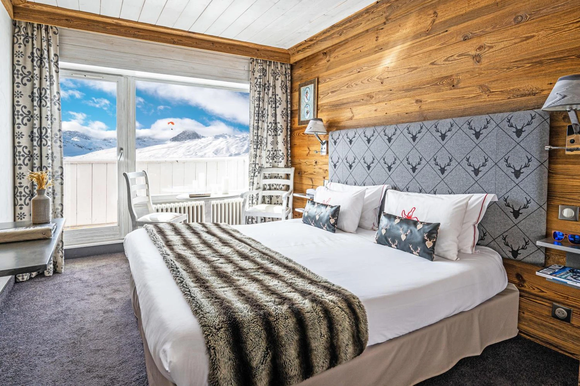 Ambiance de travail pour séminaire d'entreprise à Hôtel les Campanules by Les Etincelles - Tignes