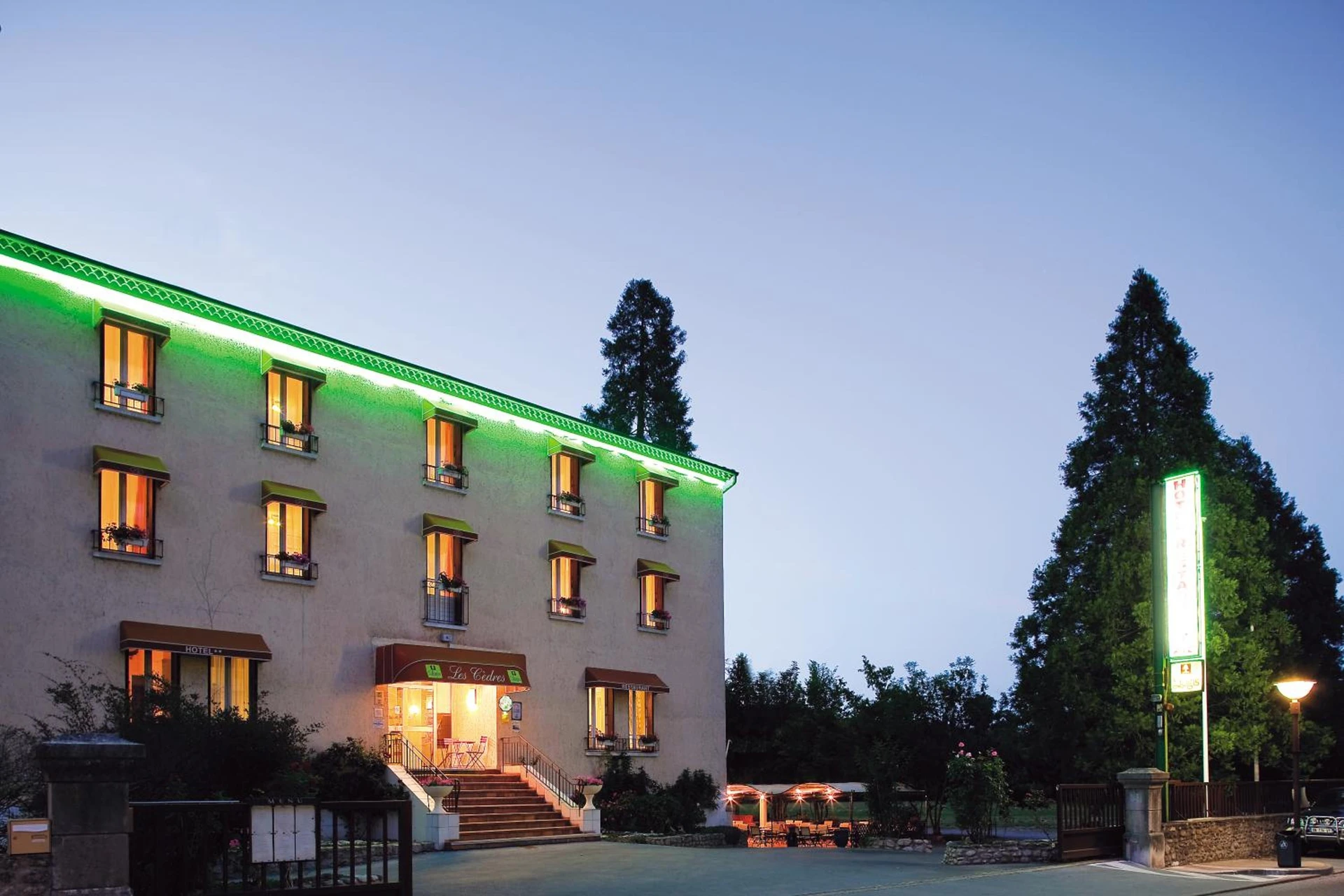Organiser un séminaire d'entreprise : Logis Hôtel Restaurant Les Cèdres à joyeuse