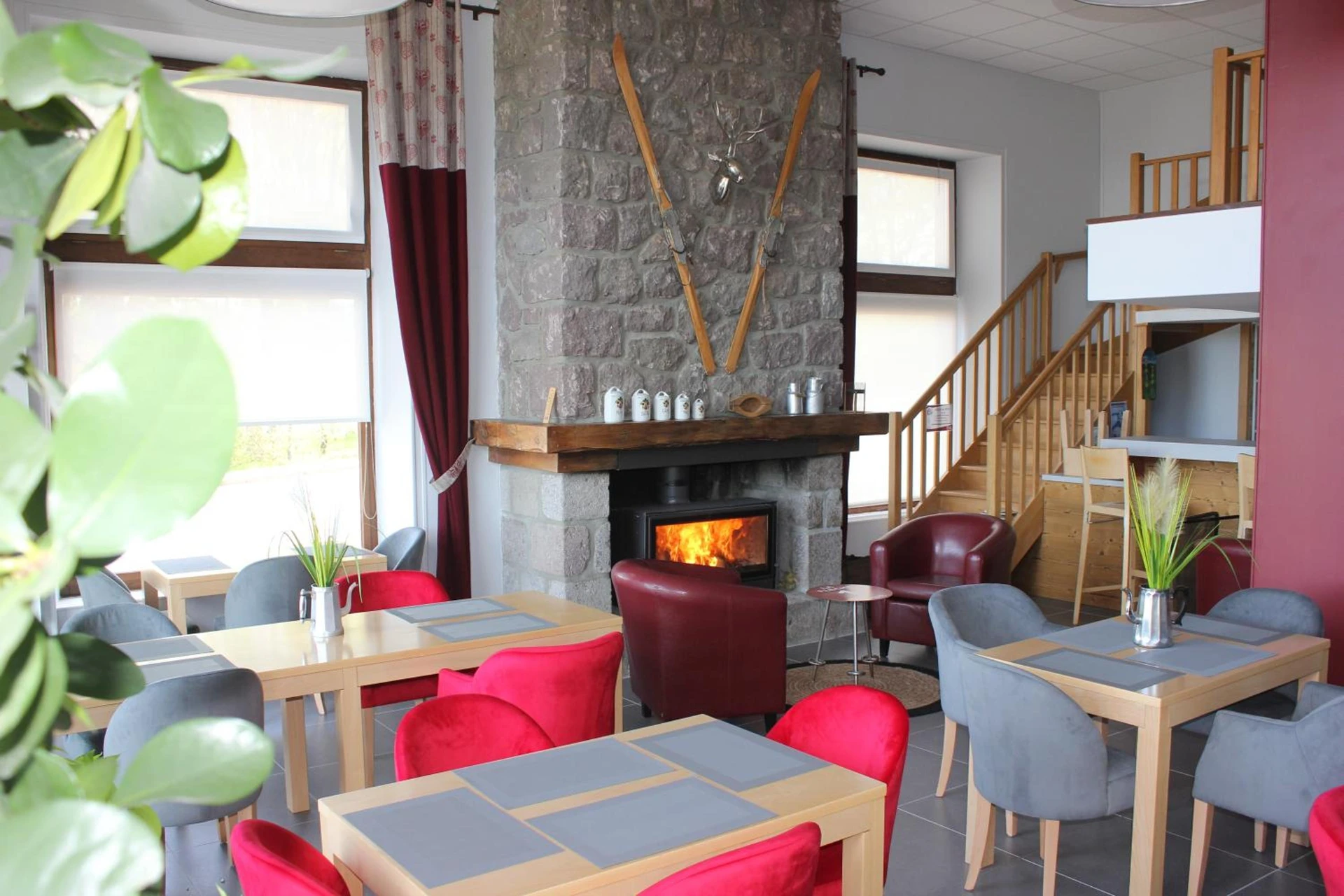 Organiser un séminaire d'entreprise : Hôtel Les Charmilles à besse-et-saint-anastaise
