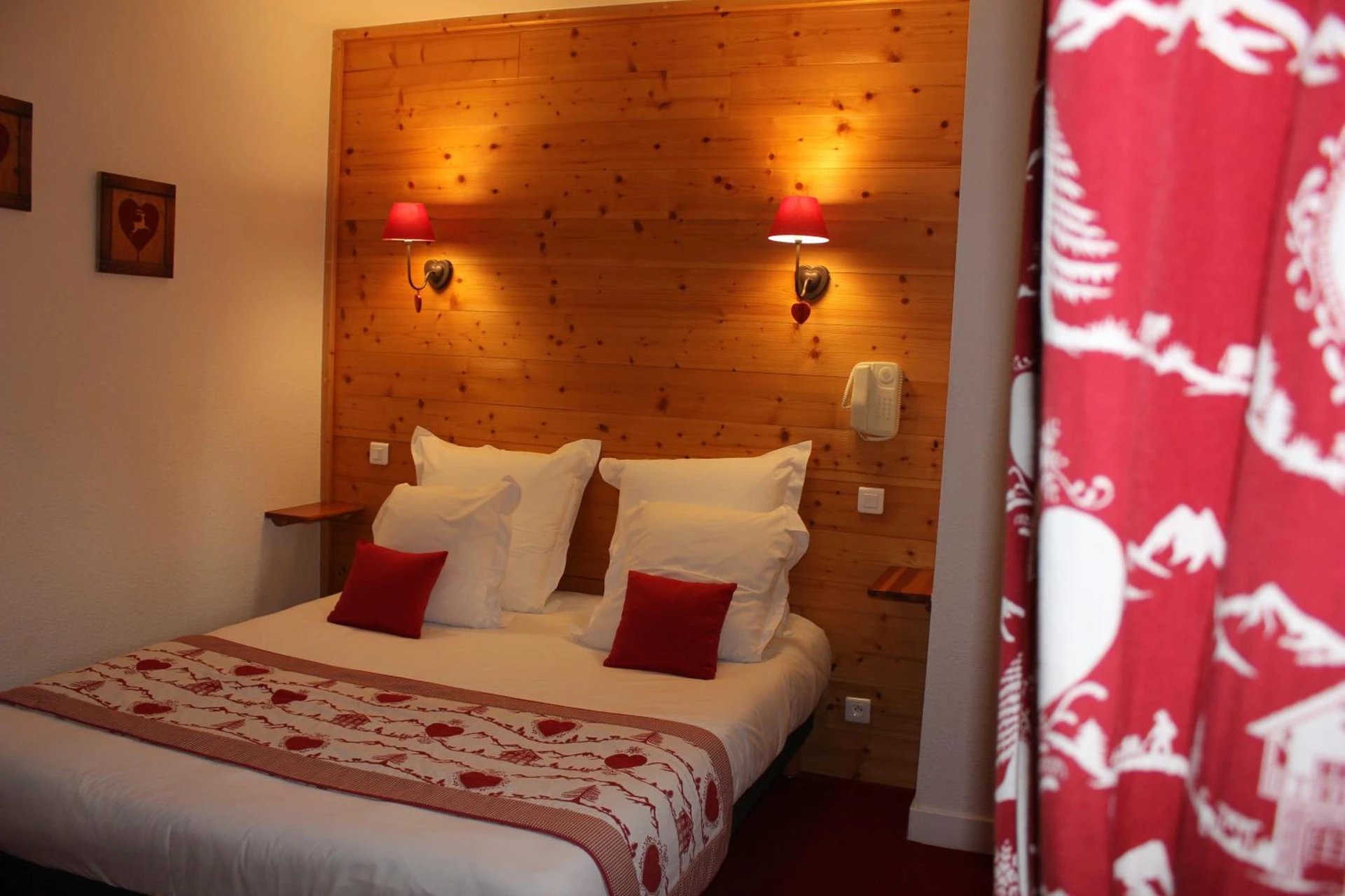 Organiser un séminaire d'entreprise : Hôtel Les Charmilles à besse-et-saint-anastaise