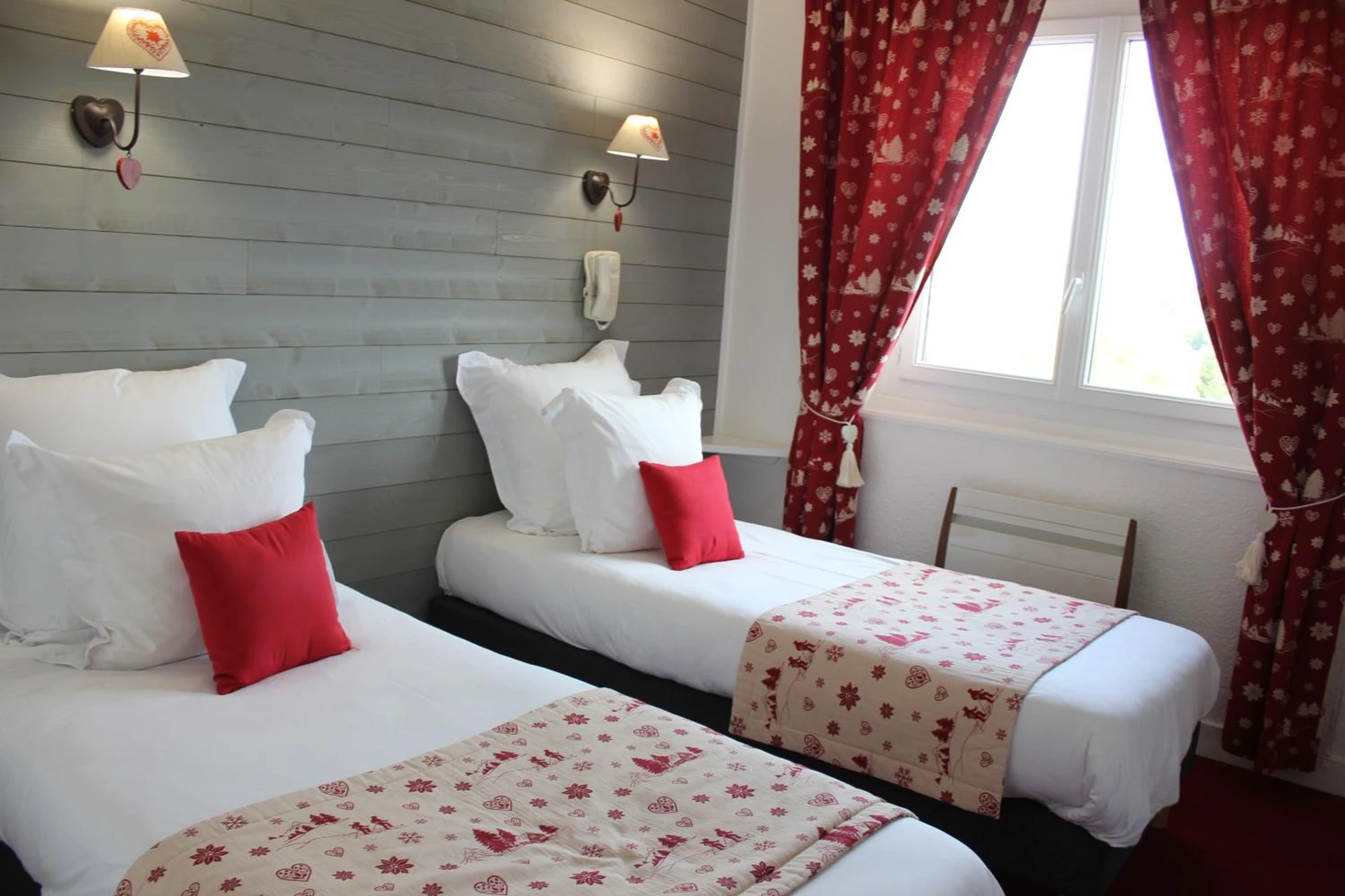 Chambre disponible pour un séminaire d'entreprise à Hôtel Les Charmilles - Besse-et-Saint-Anastaise