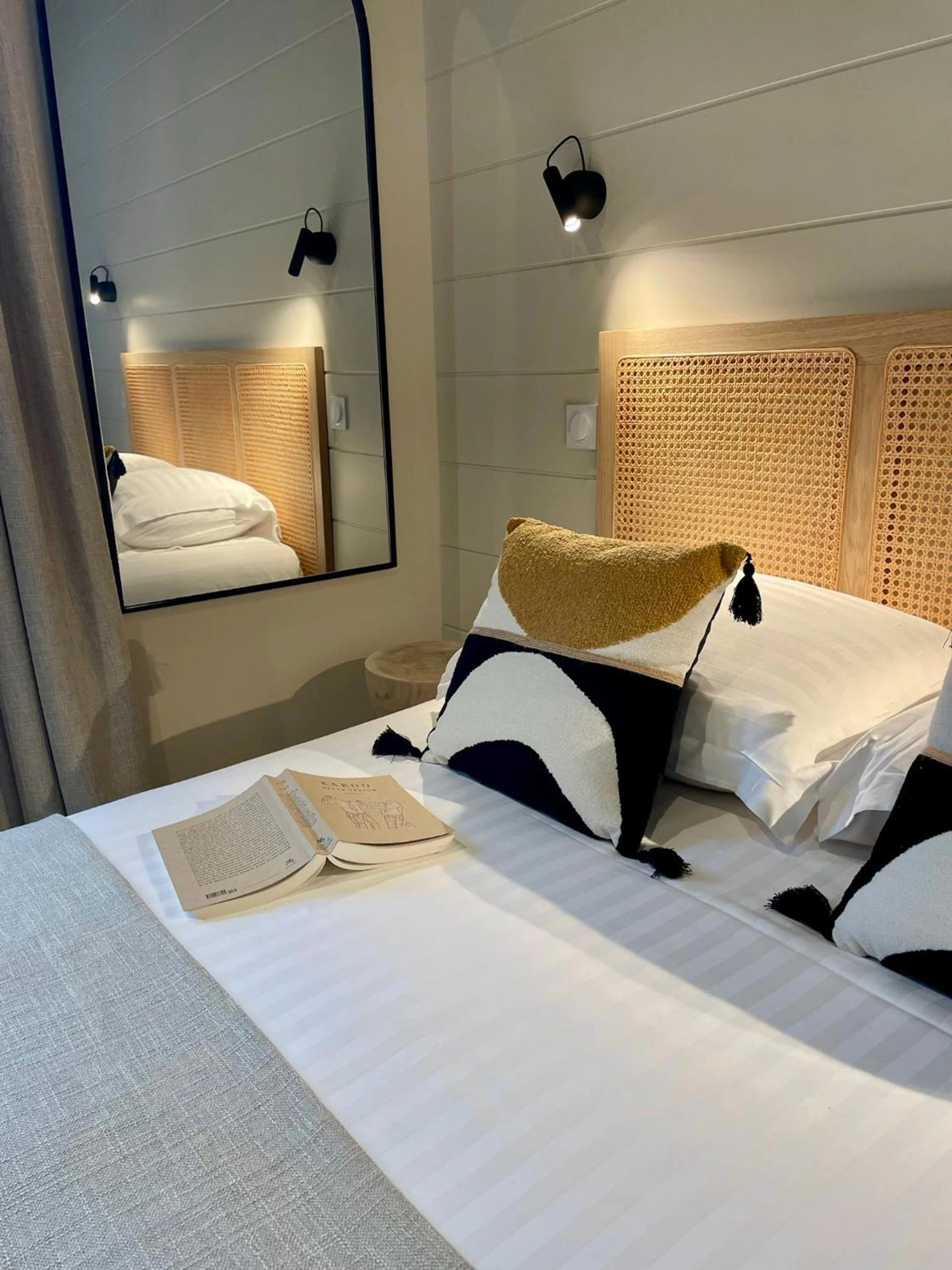 Chambre disponible pour un séminaire d'entreprise à Hôtel Les Costans, The Originals Relais - Perros-Guirec